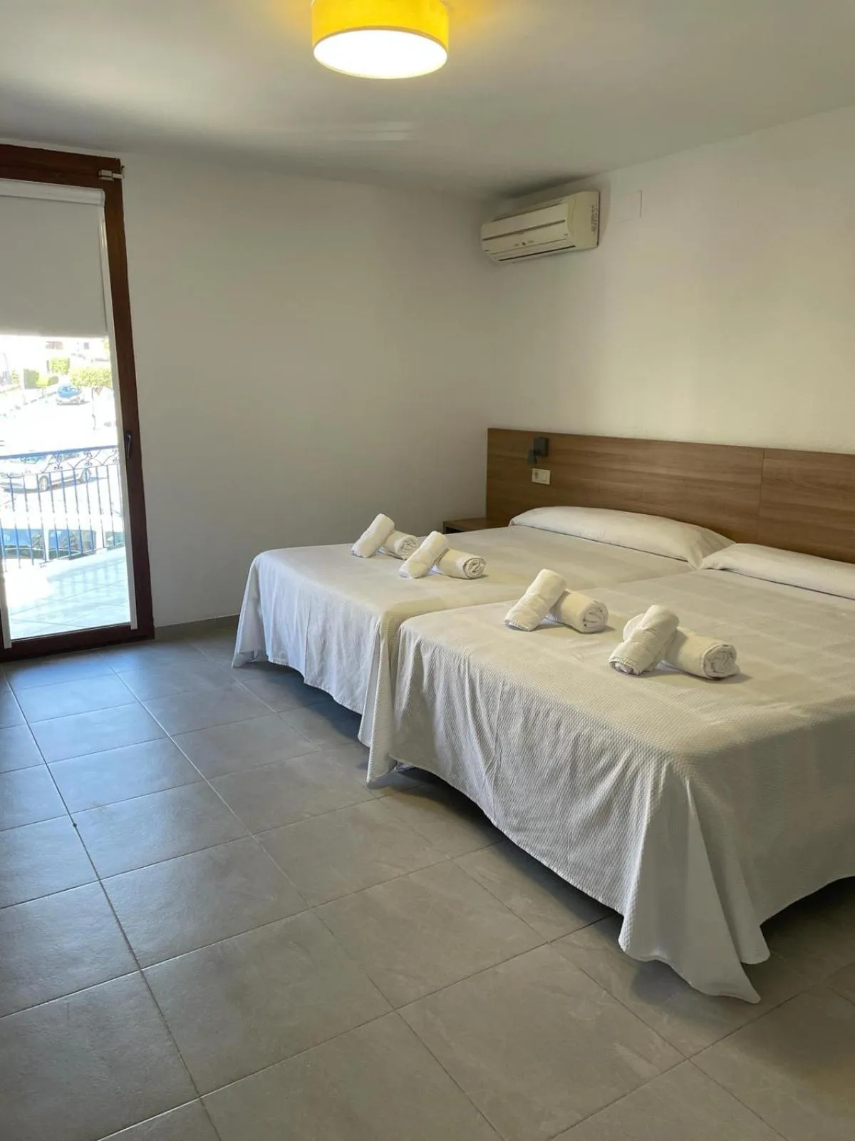 Photo of the whole room, Bed in Hotel Blason Junior