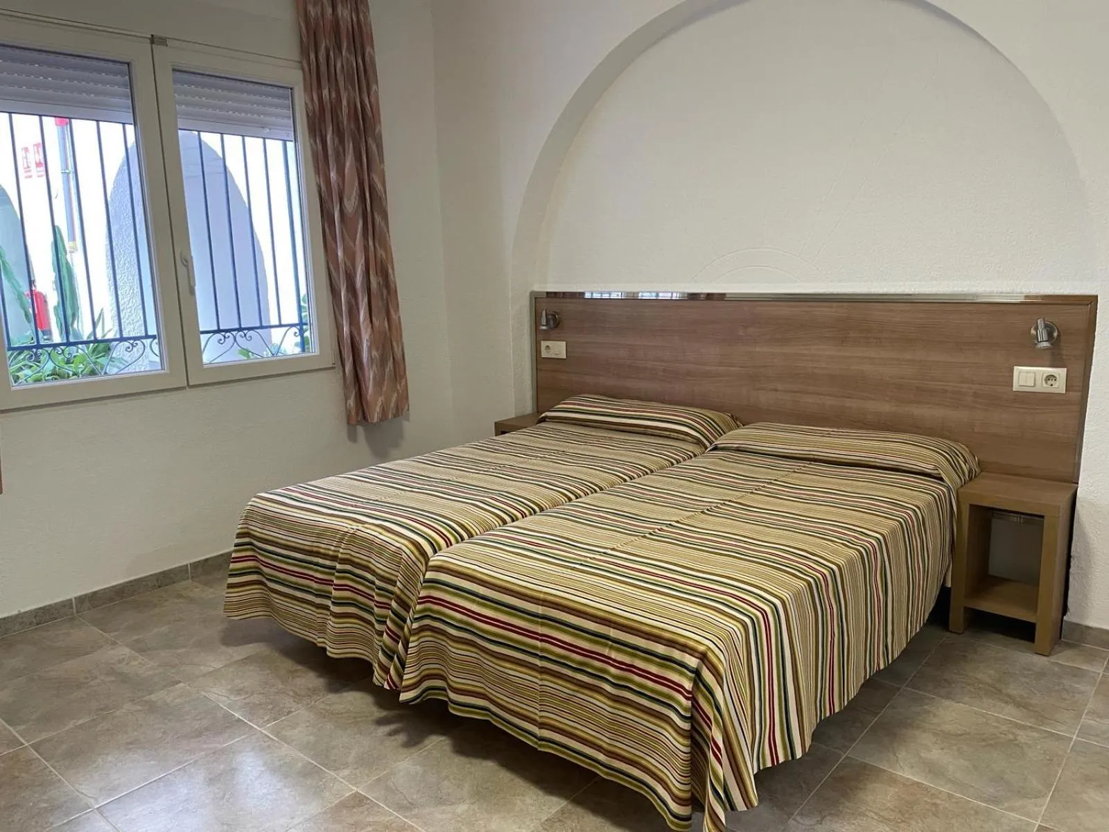 Bird's eye view, Bed in Hotel Blason Junior