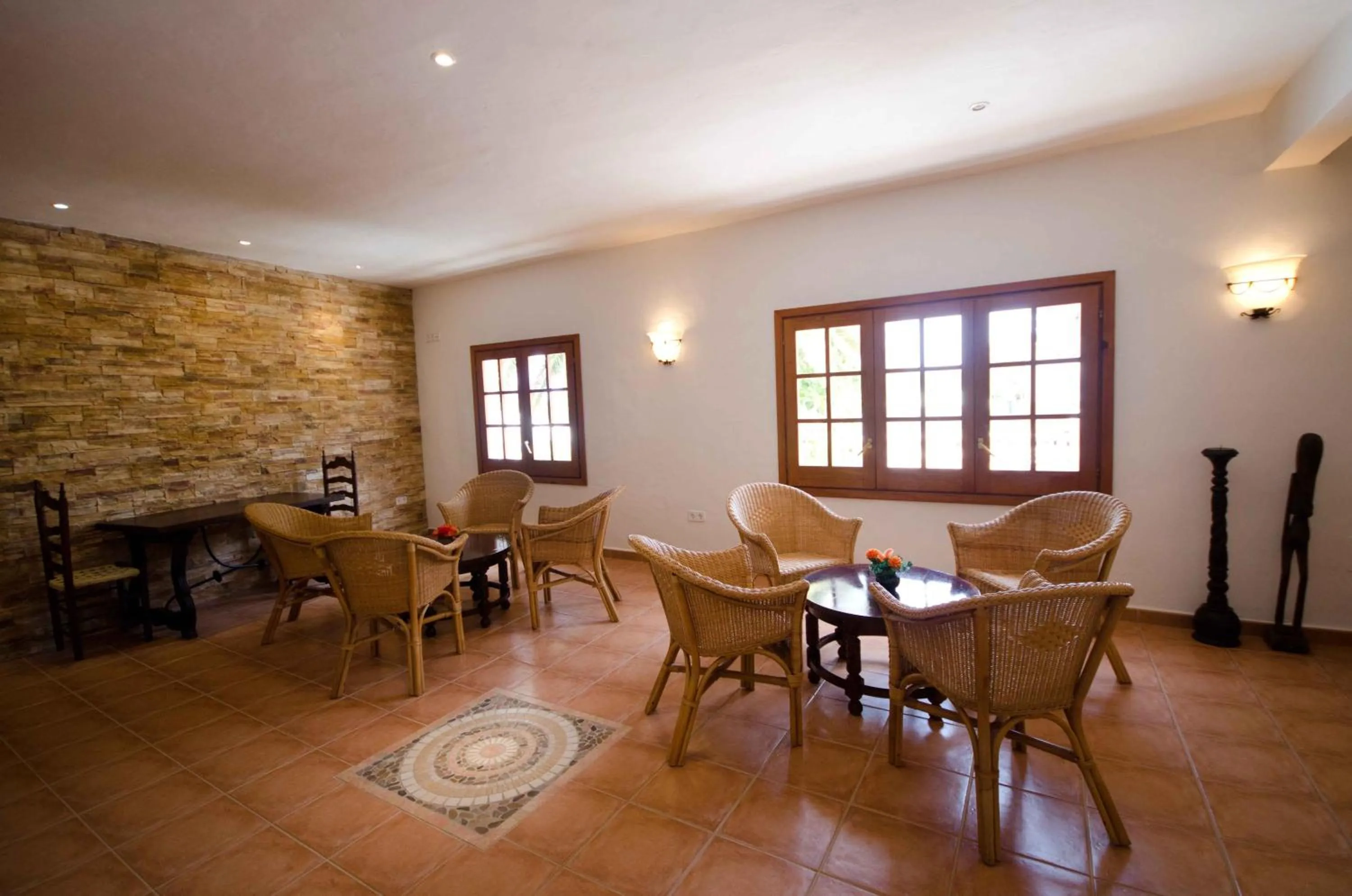 Communal lounge/ TV room in Hotel Club Can Jordi