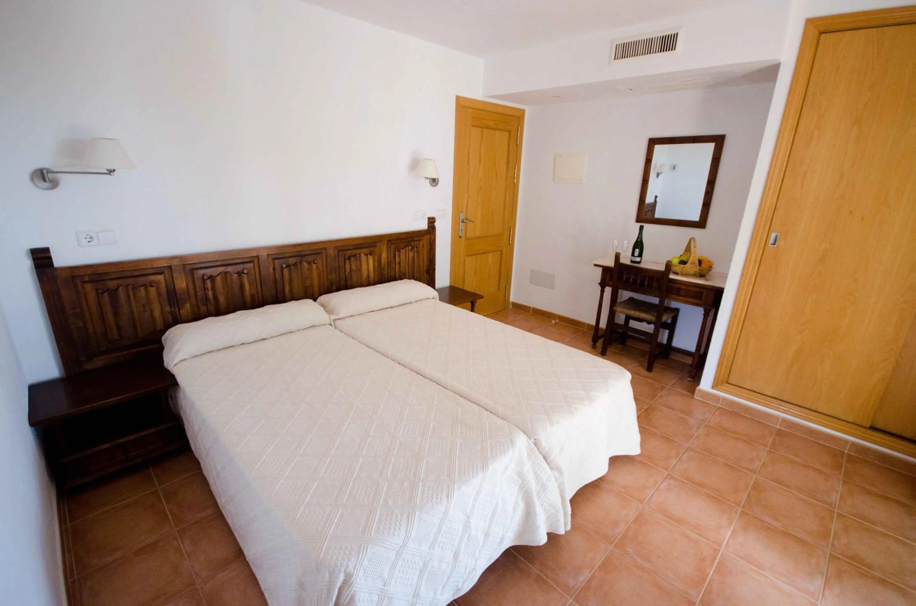 Photo of the whole room, Bed in Hotel Club Can Jordi