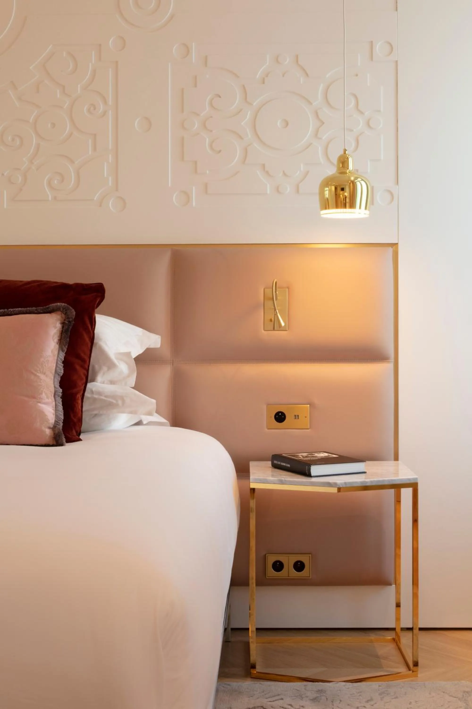 Decorative detail, Bed in Hotel Bowmann