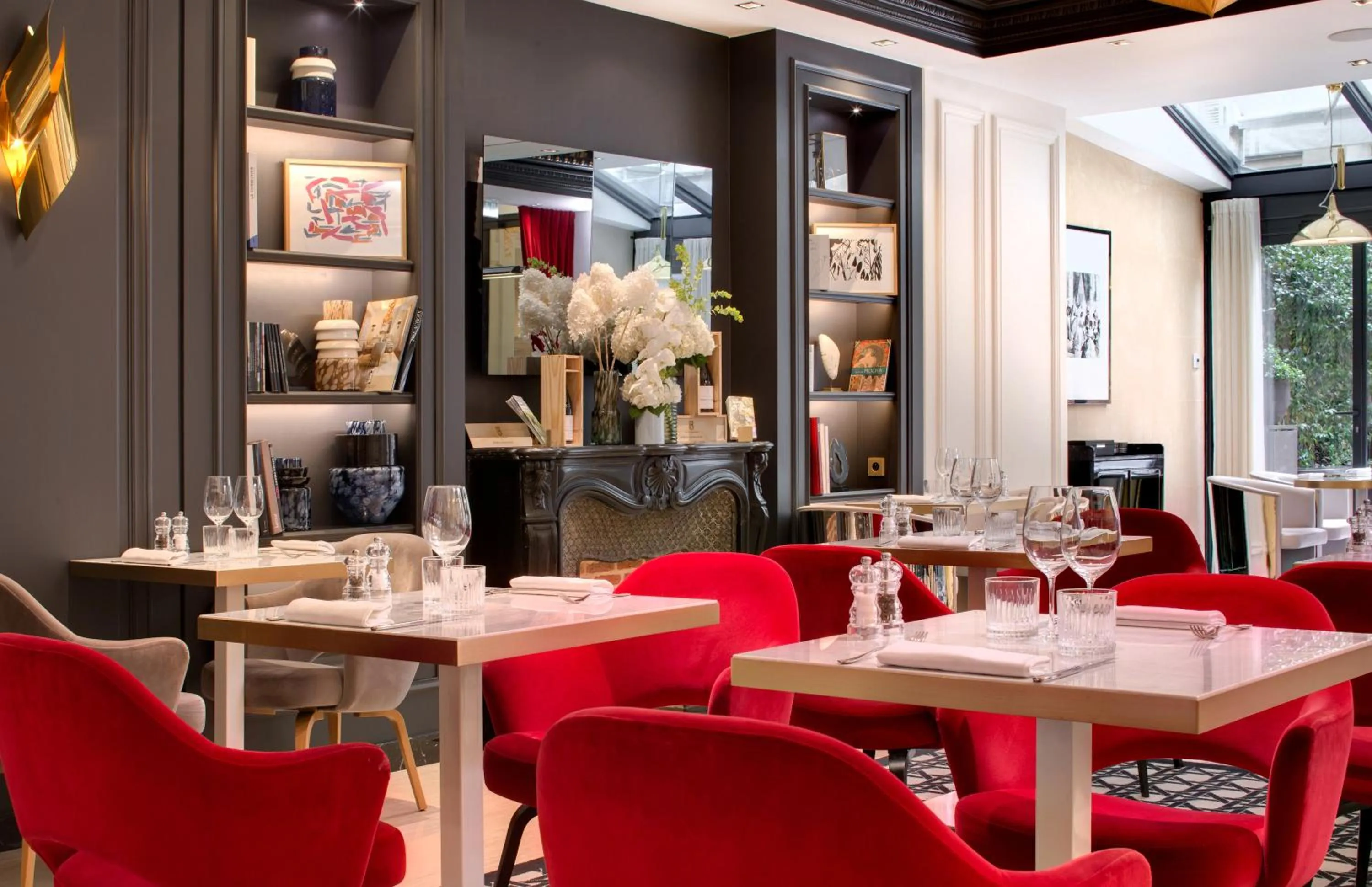 Restaurant/places to eat in Hotel Bowmann