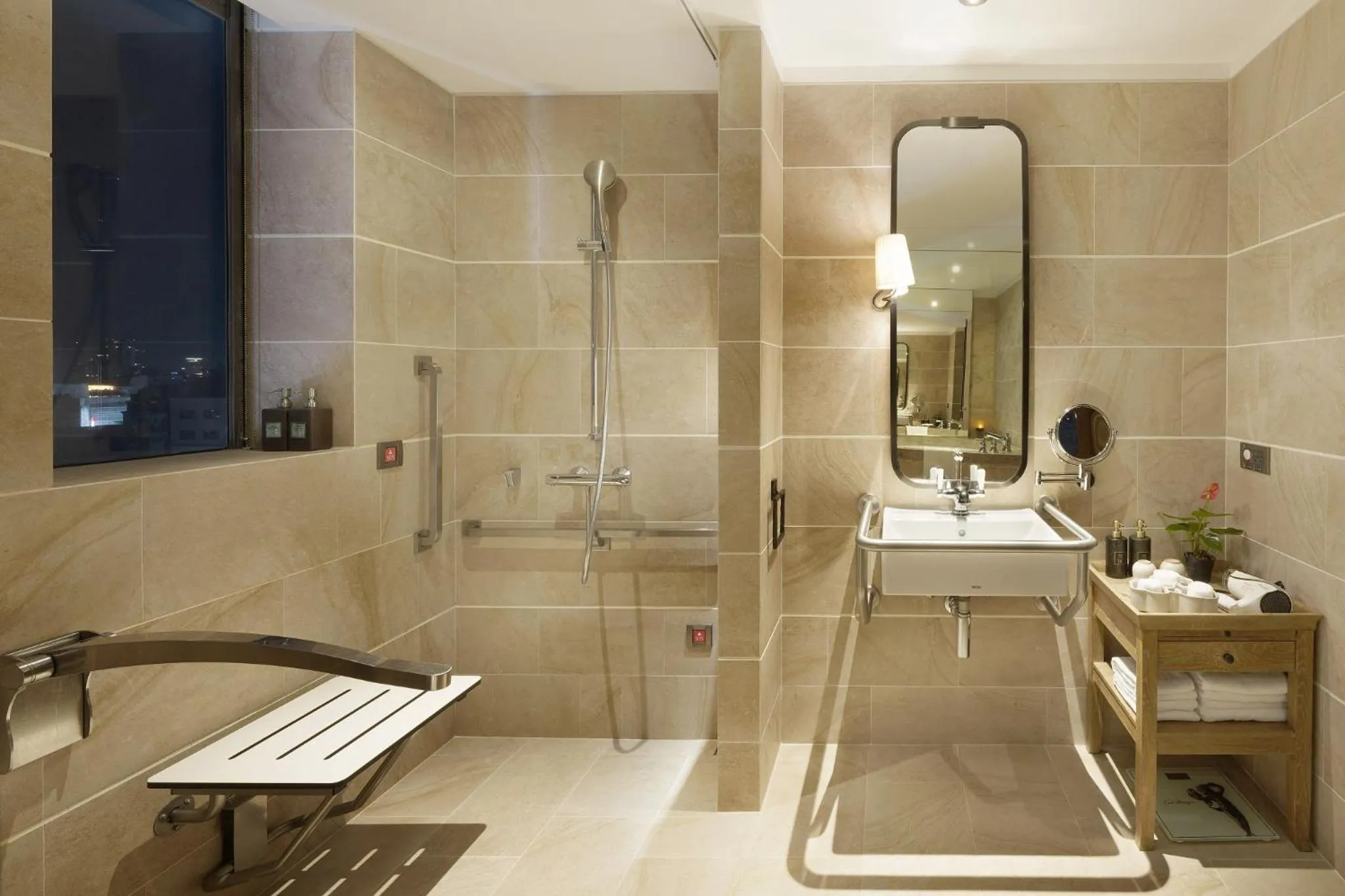 Shower in Palais de Chine Hotel