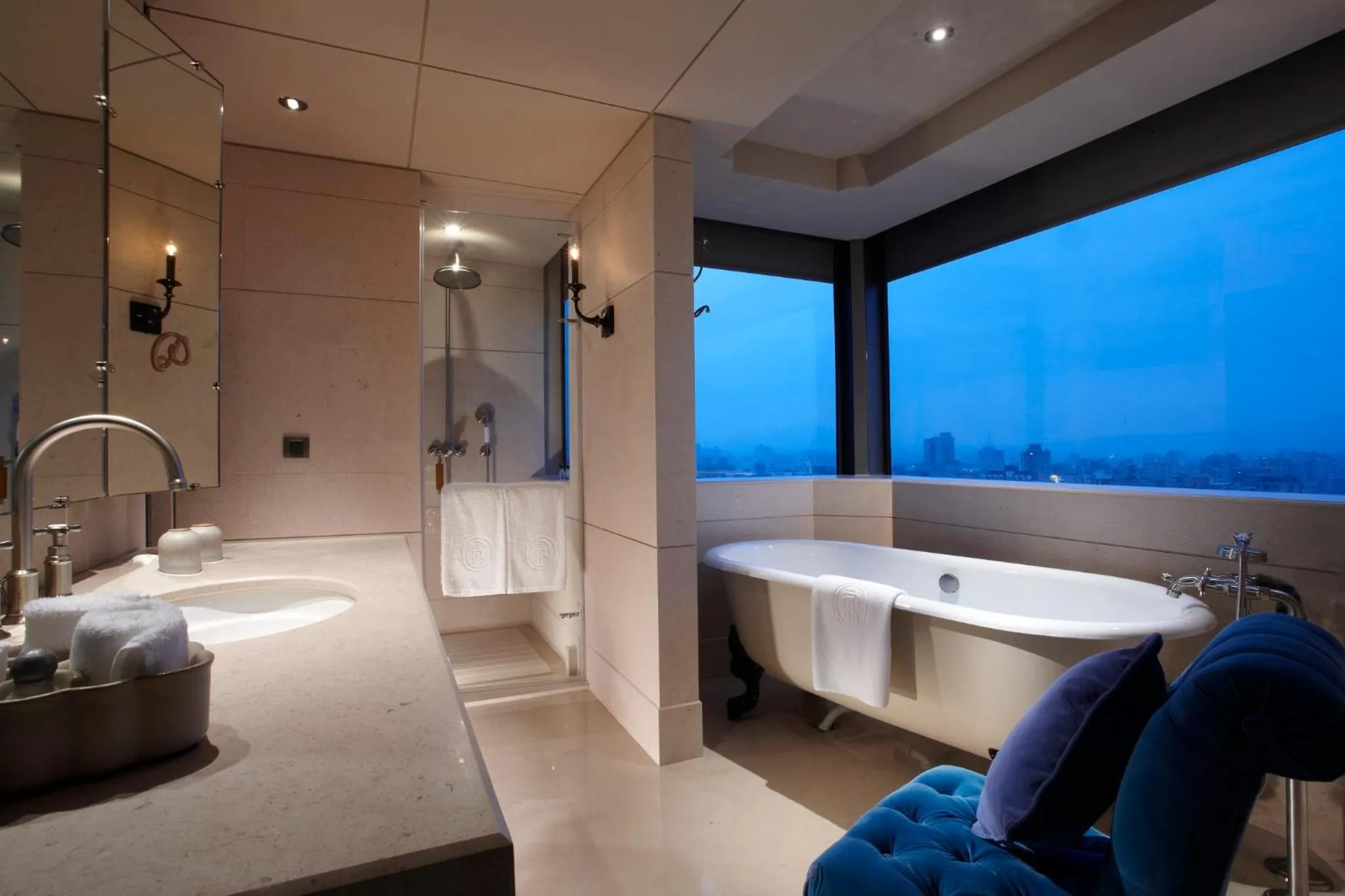 Bathroom in Palais de Chine Hotel
