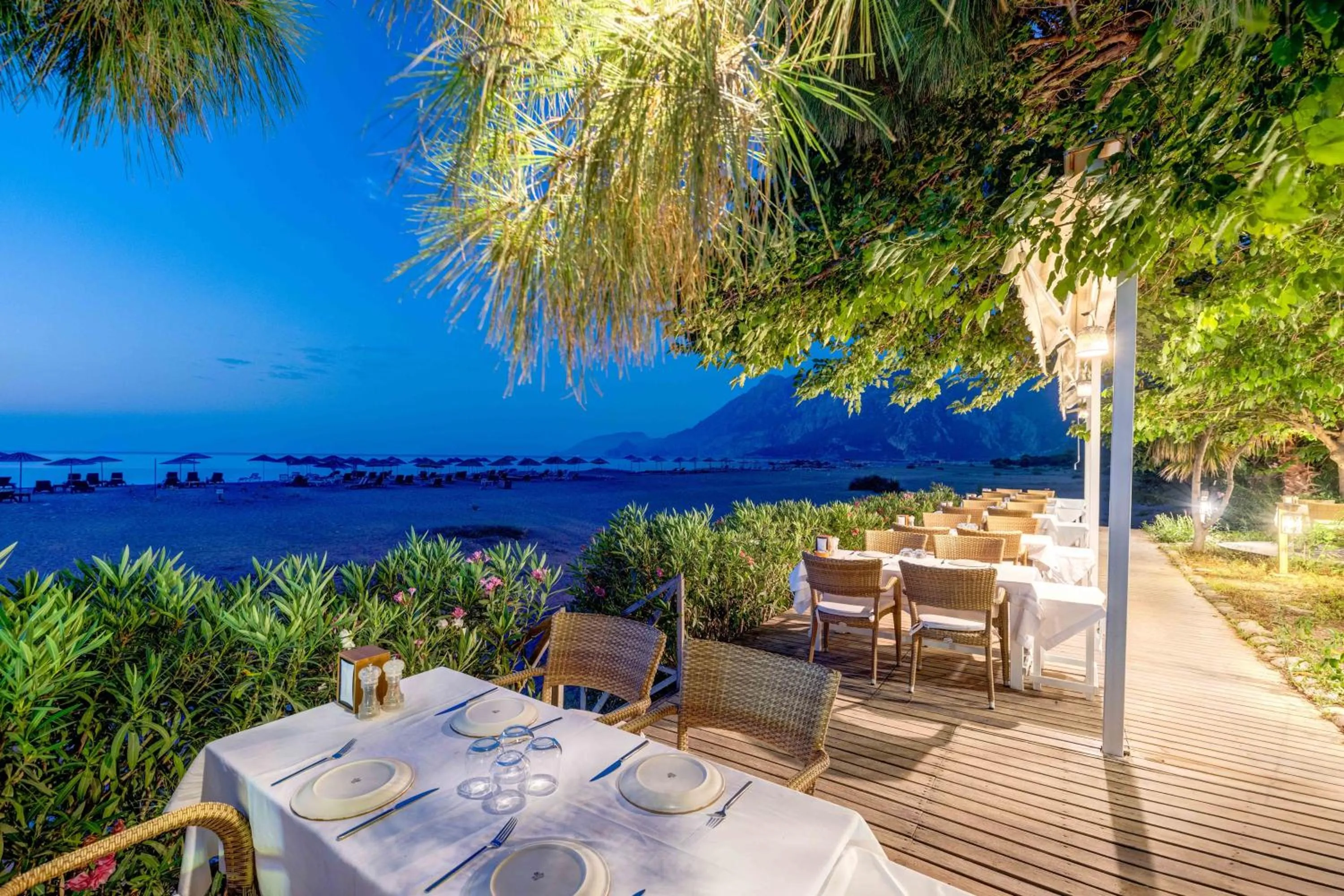 Dining area in Etenna Beach Bungalows