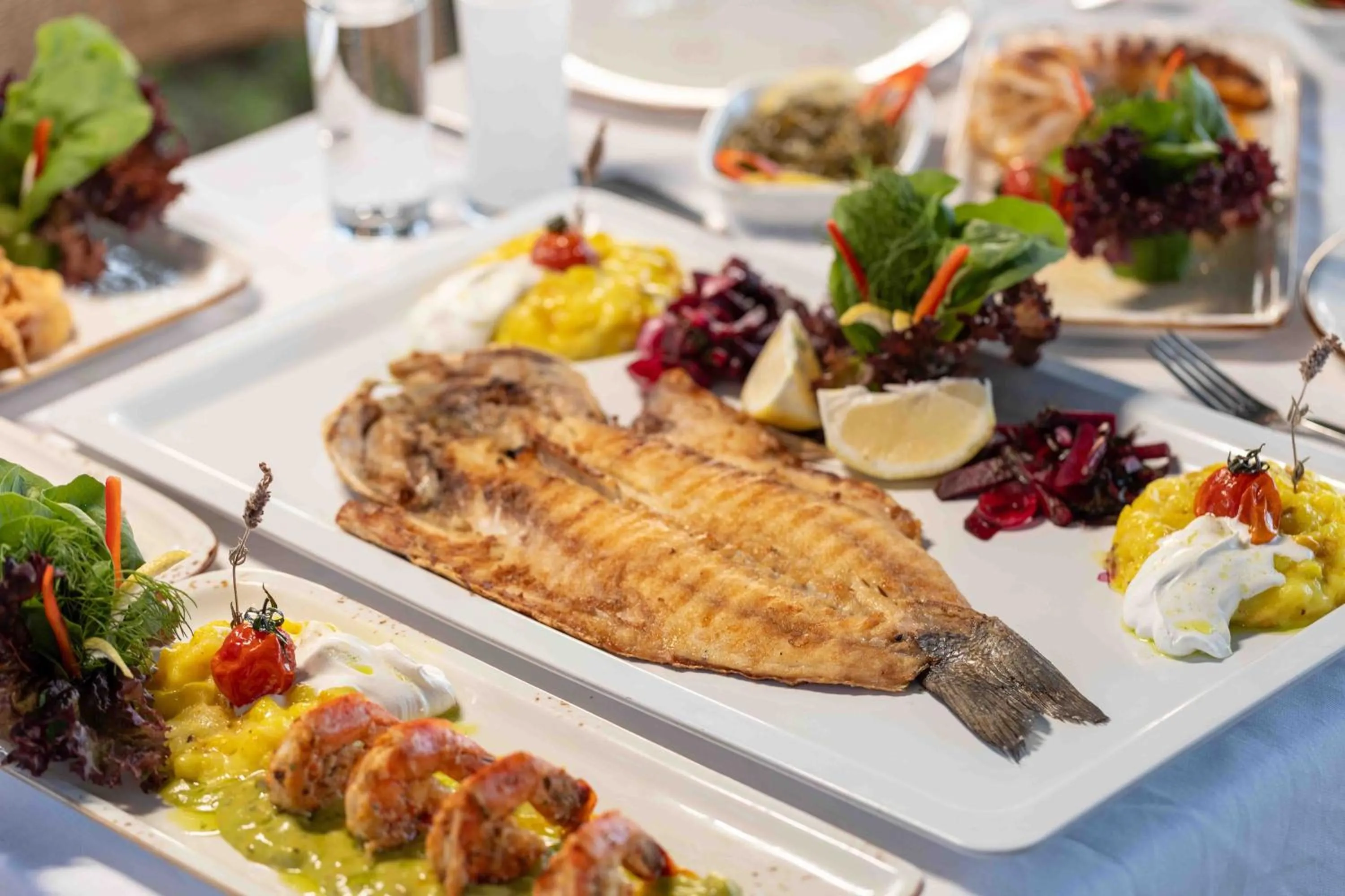 Food and drinks in Etenna Beach Bungalows