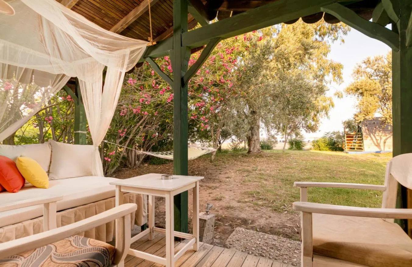 Etenna Beach Bungalows