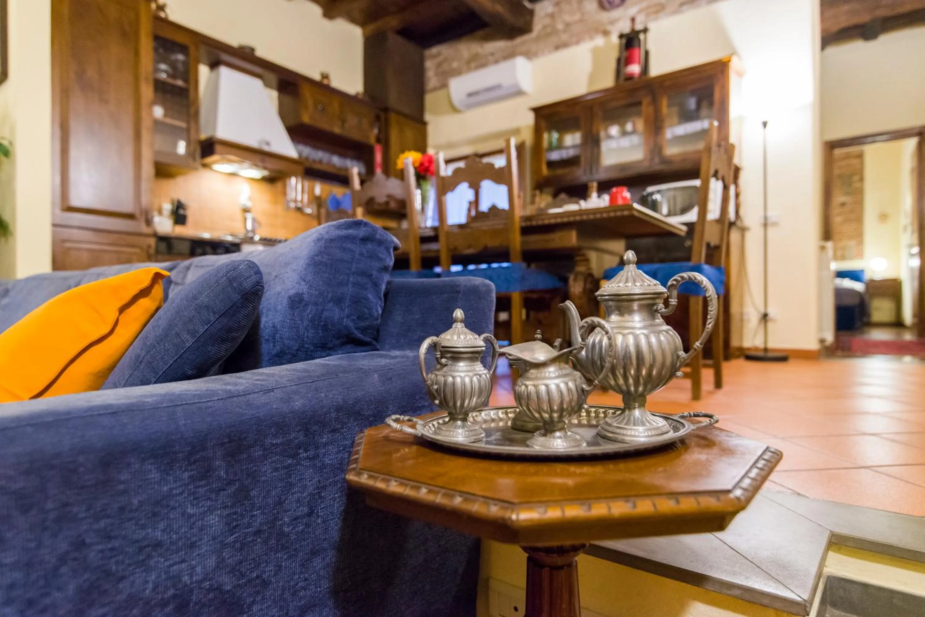 GuestHost - Florence Ariento Romantic Apartment