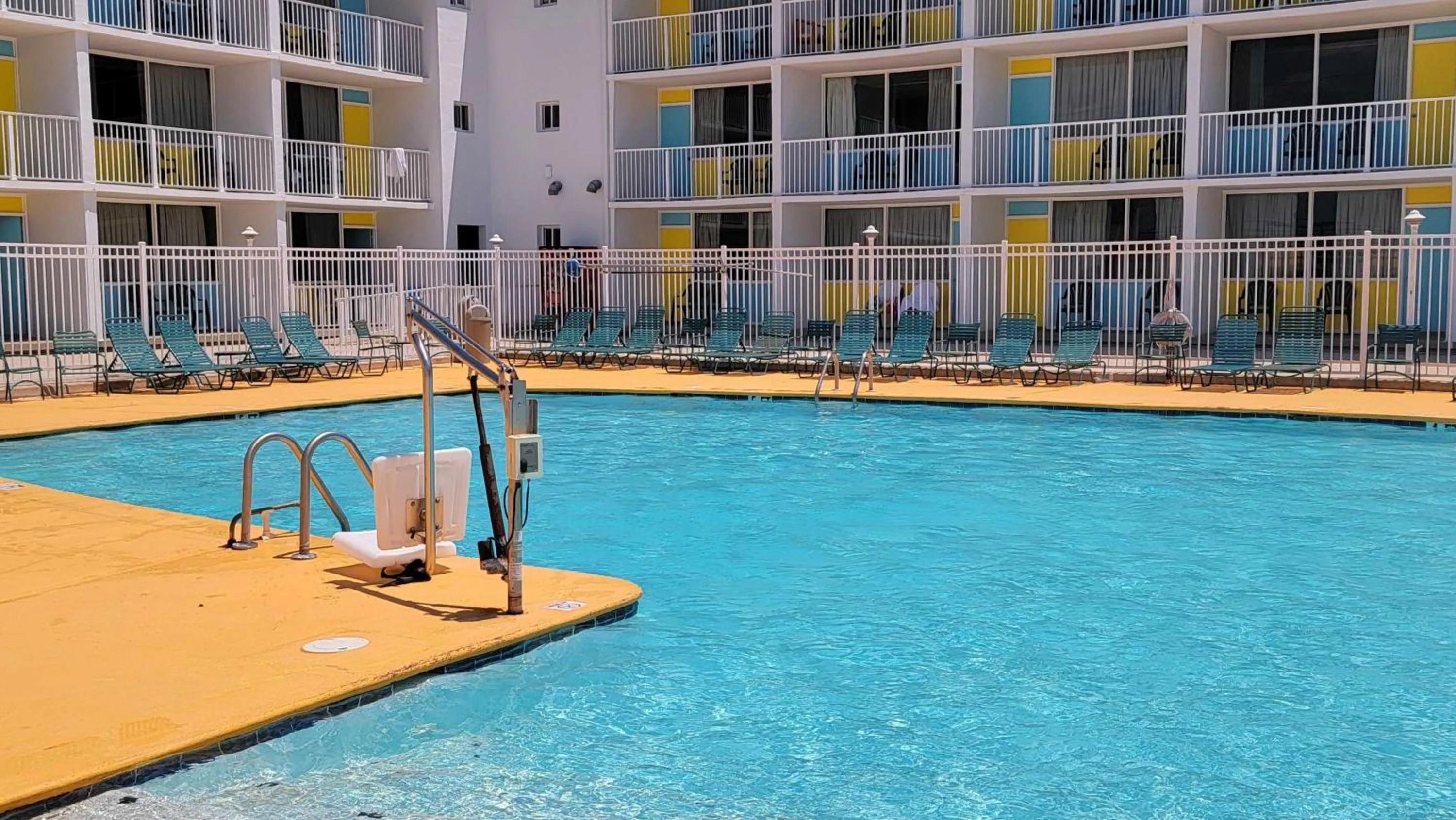 Swimming pool in Kokomo Suites