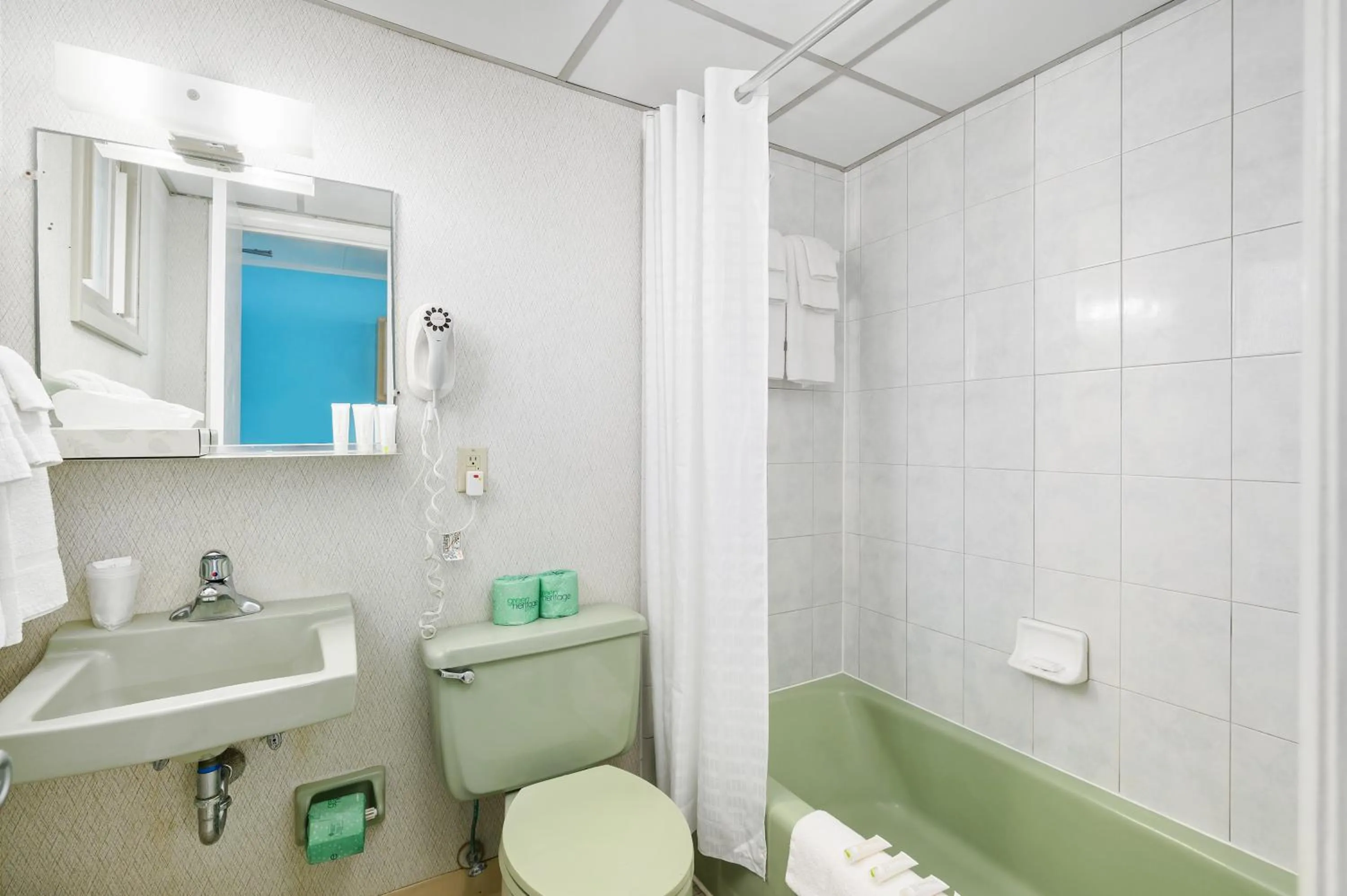 Bathroom in Kokomo Suites