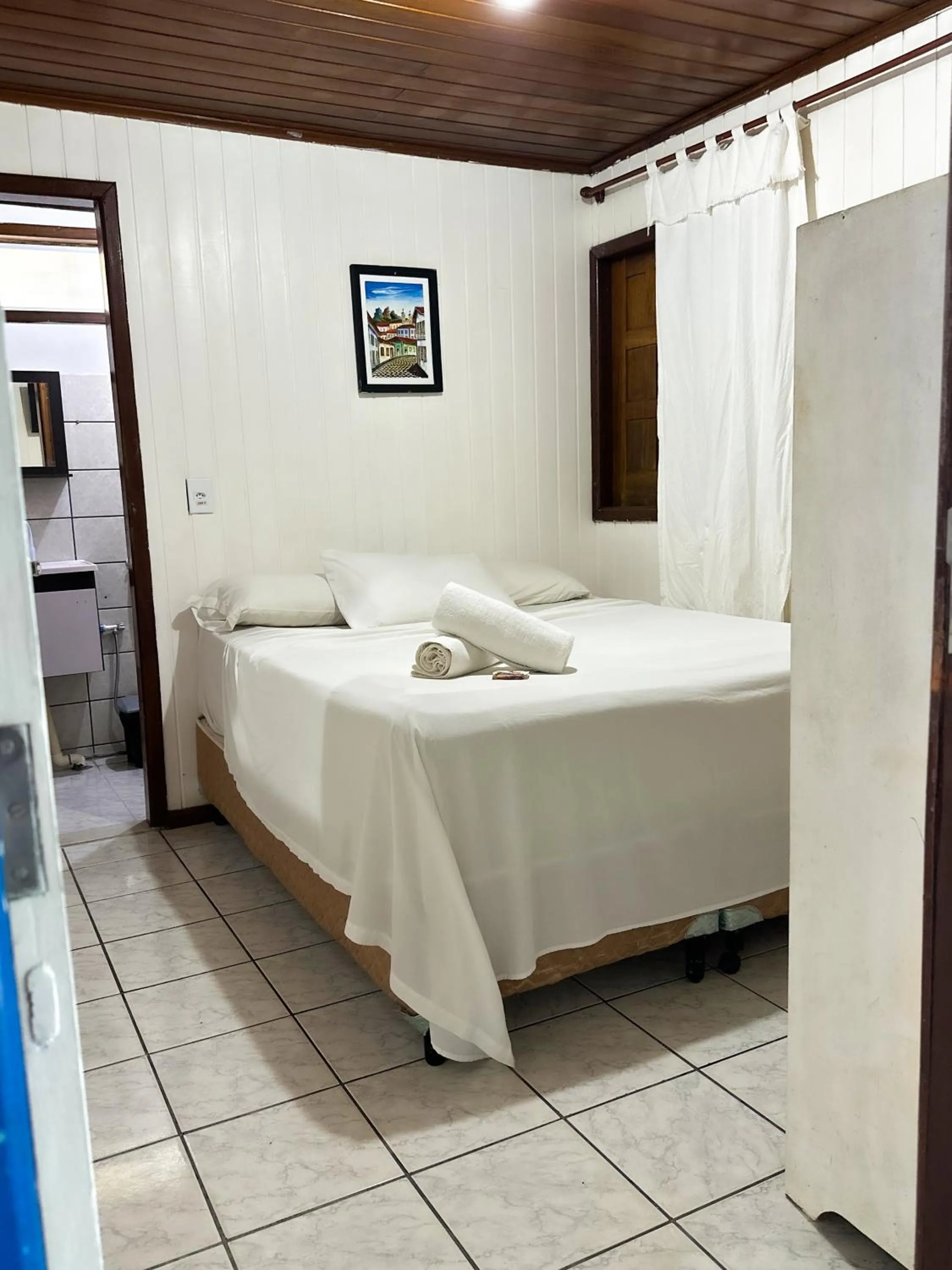 Bed in Amendoeira Praia Hotel