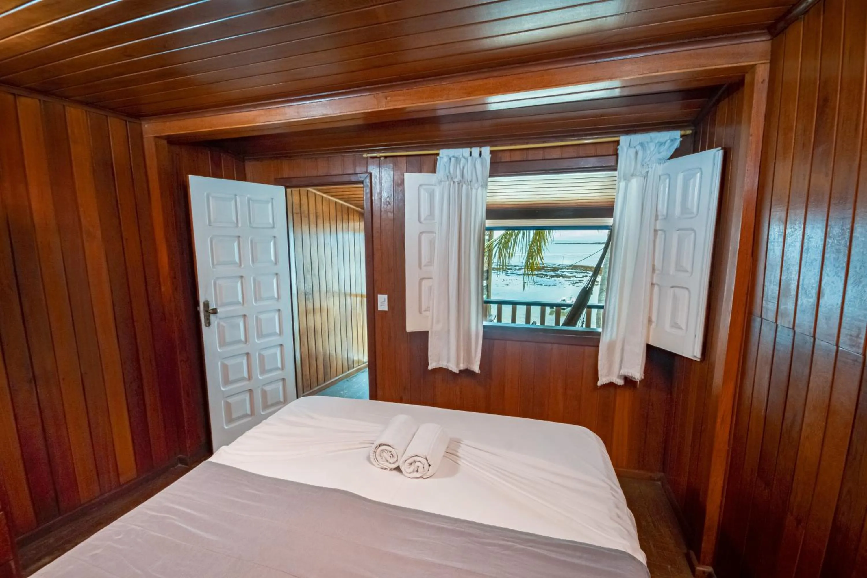 Bed in Amendoeira Praia Hotel