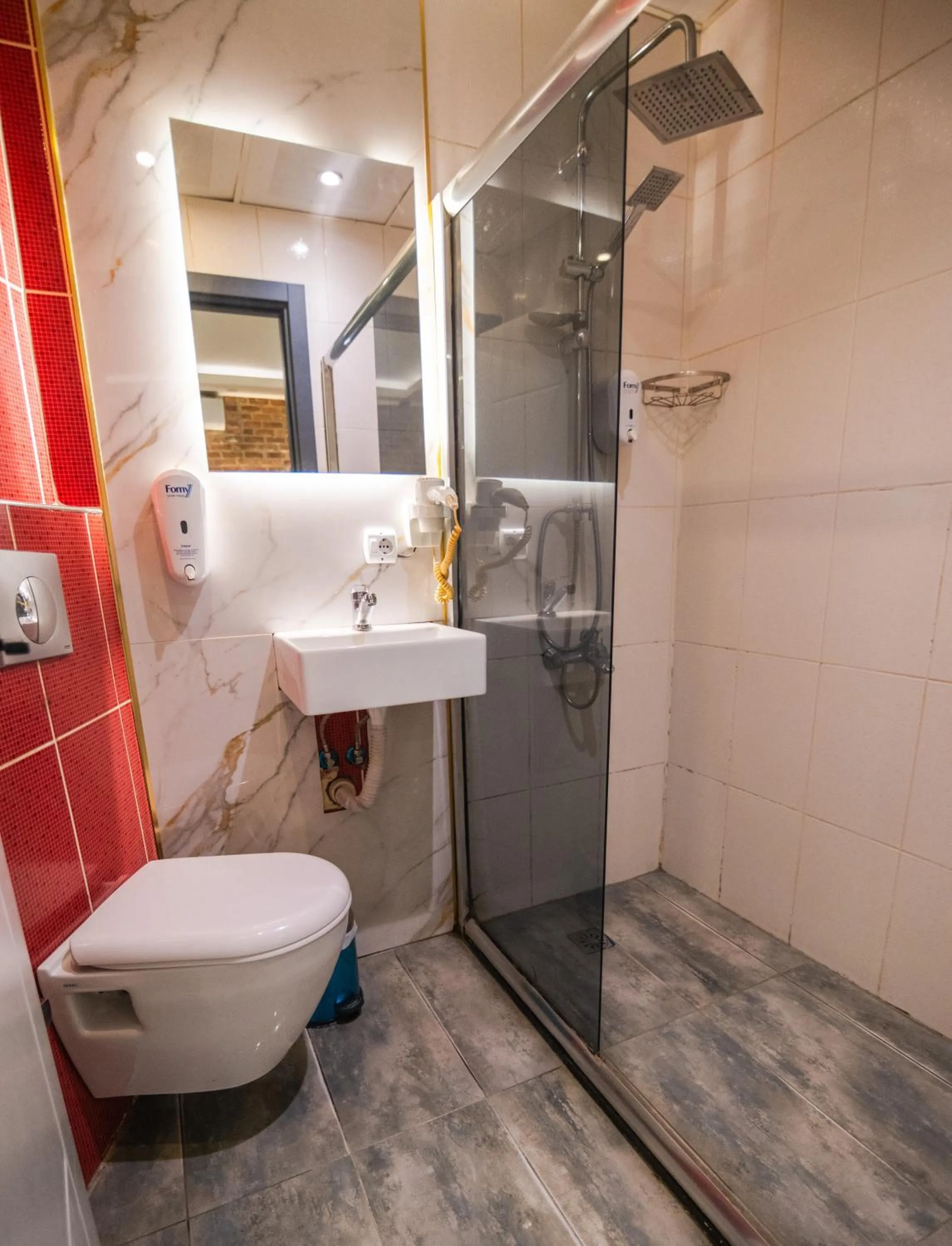 Toilet in Dolce Vita Suite Hotel