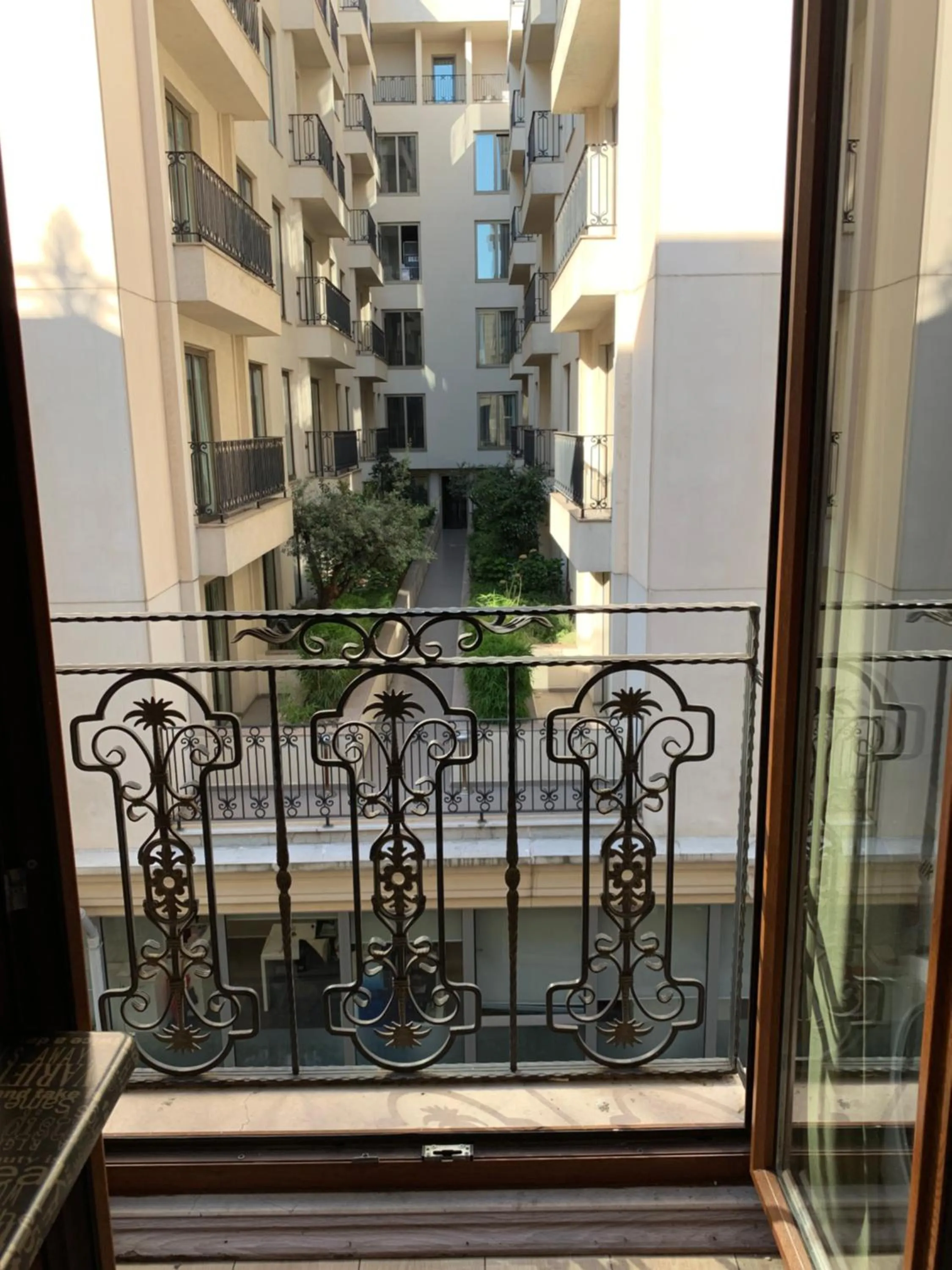 Day in Dolce Vita Suite Hotel