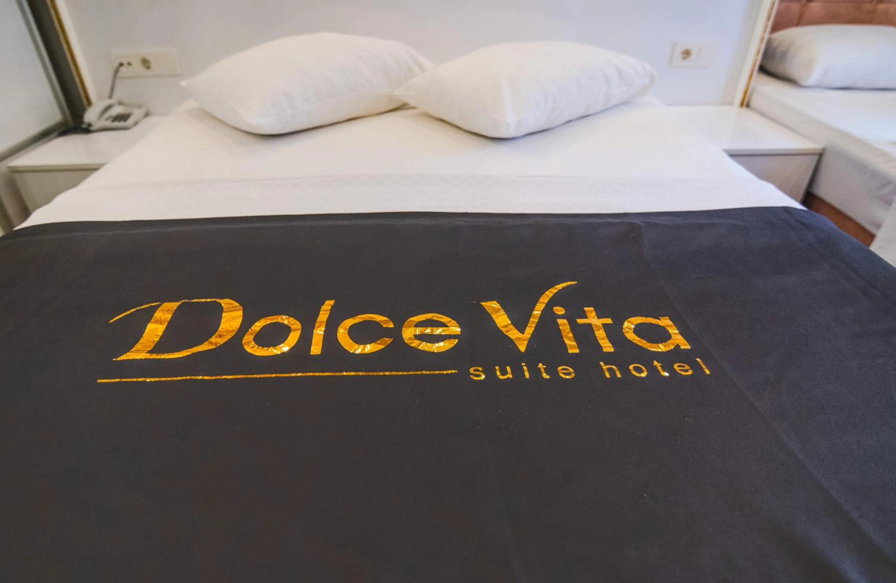 Bedroom, Bed in Dolce Vita Suite Hotel