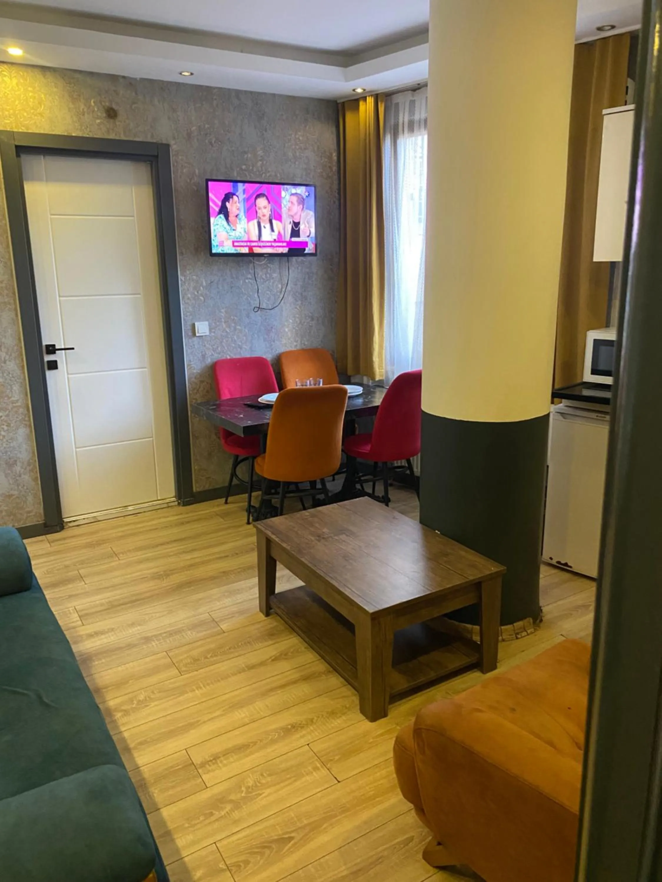 Dining area in Dolce Vita Suite Hotel