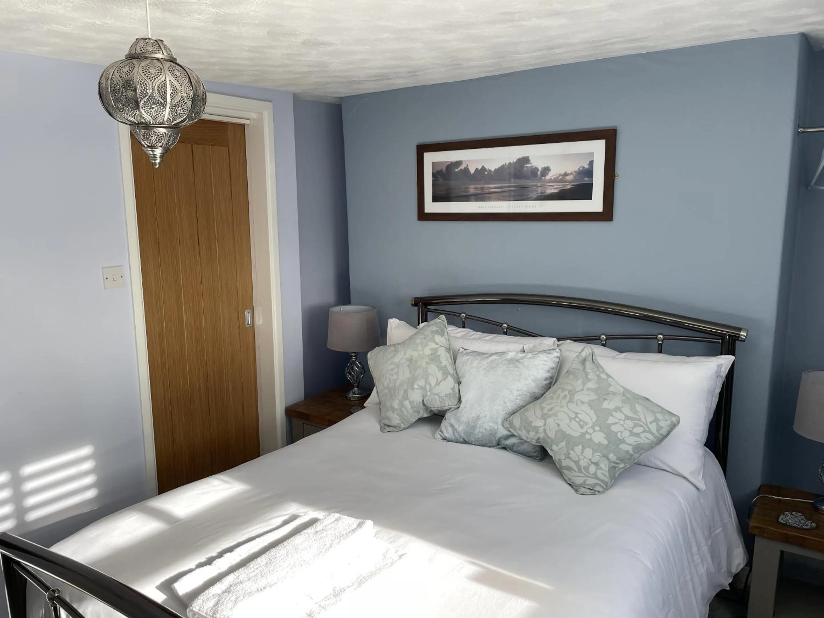 Bedroom, Bed in Lantana Guest House