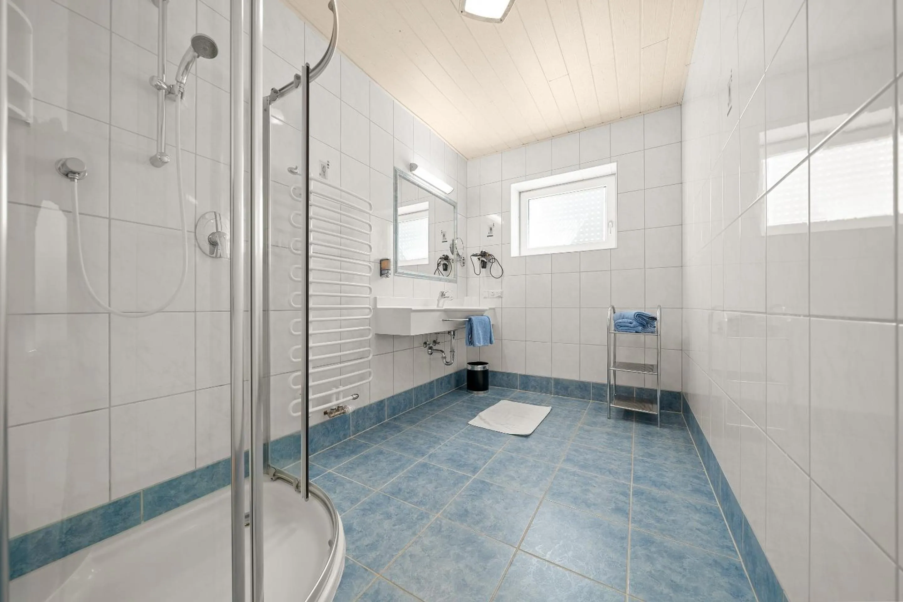 Shower in Aparthotel Sunrise