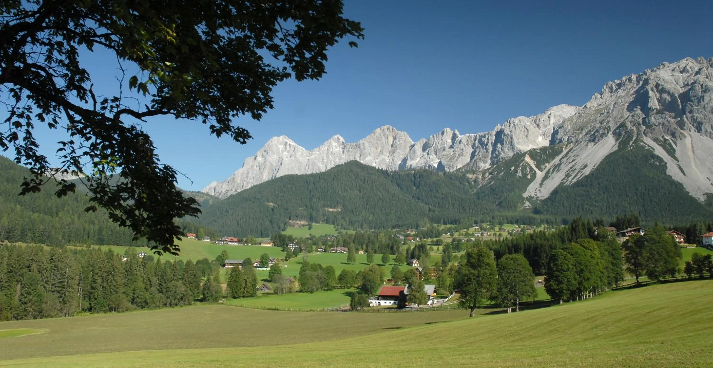 Facade/entrance in Aparthotel Sunrise