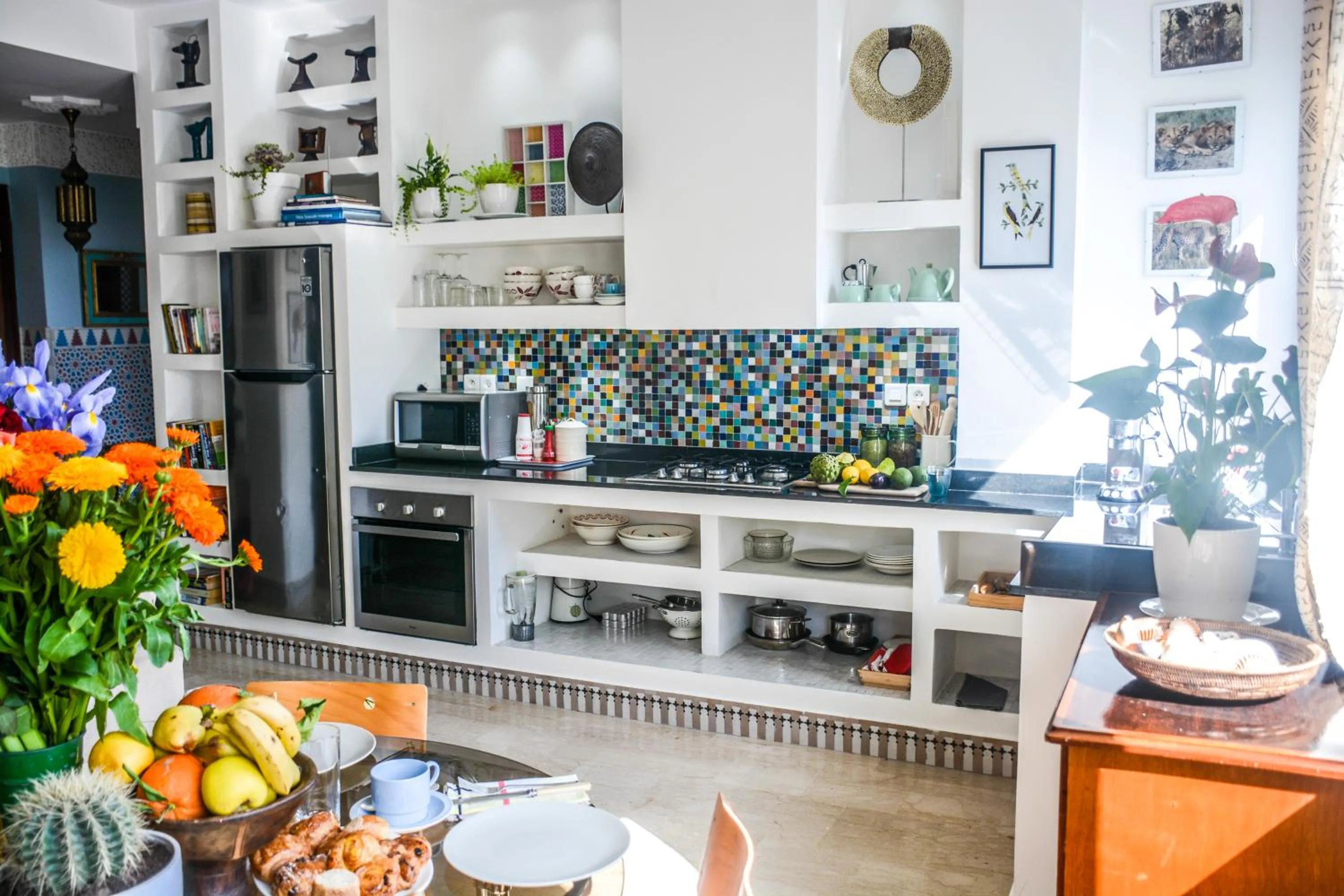 Kitchen or kitchenette in Appartement moderne moroccan/African décoration