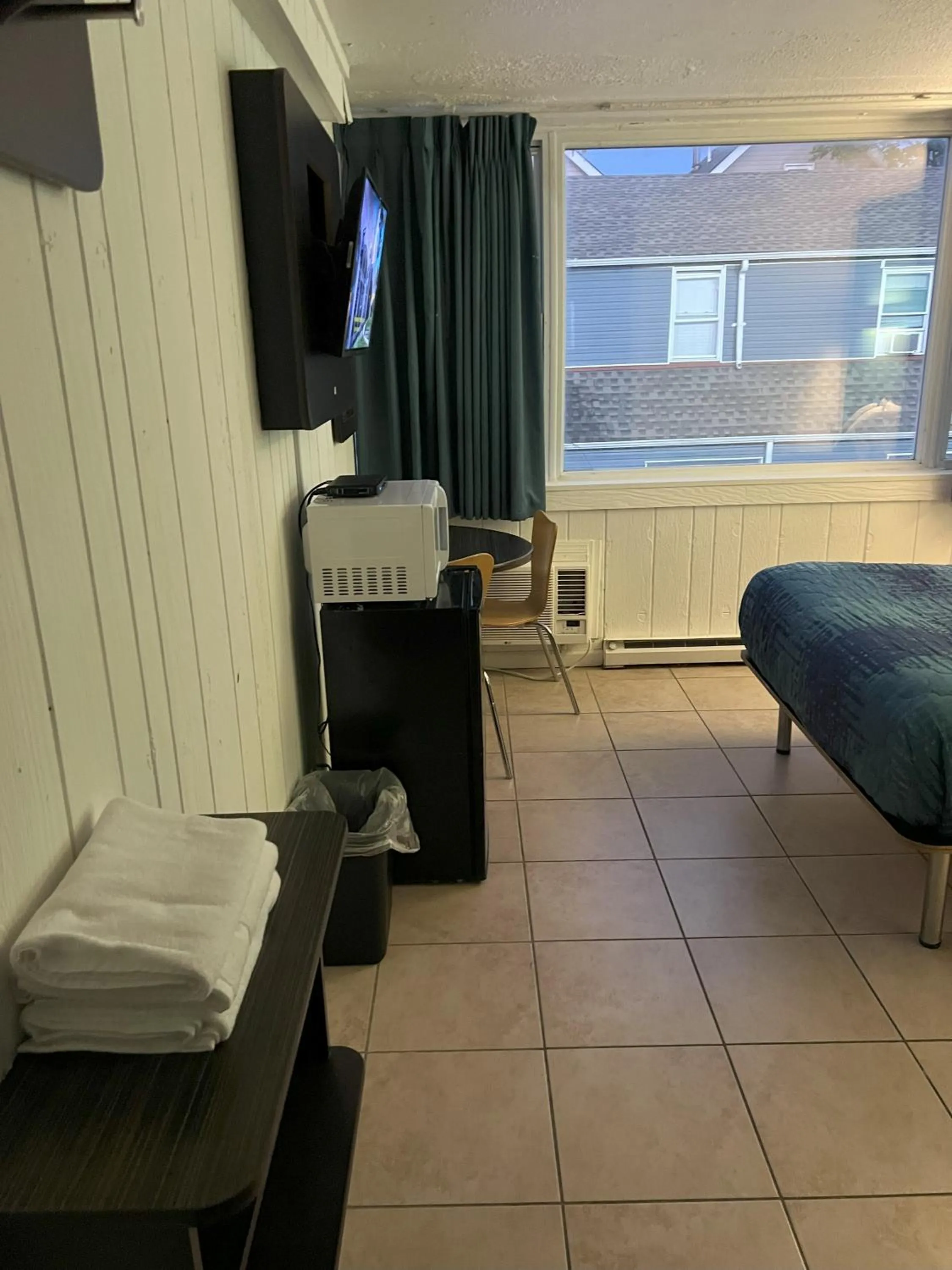 Bed in AIRE Hotel North Beach Jersey Shore