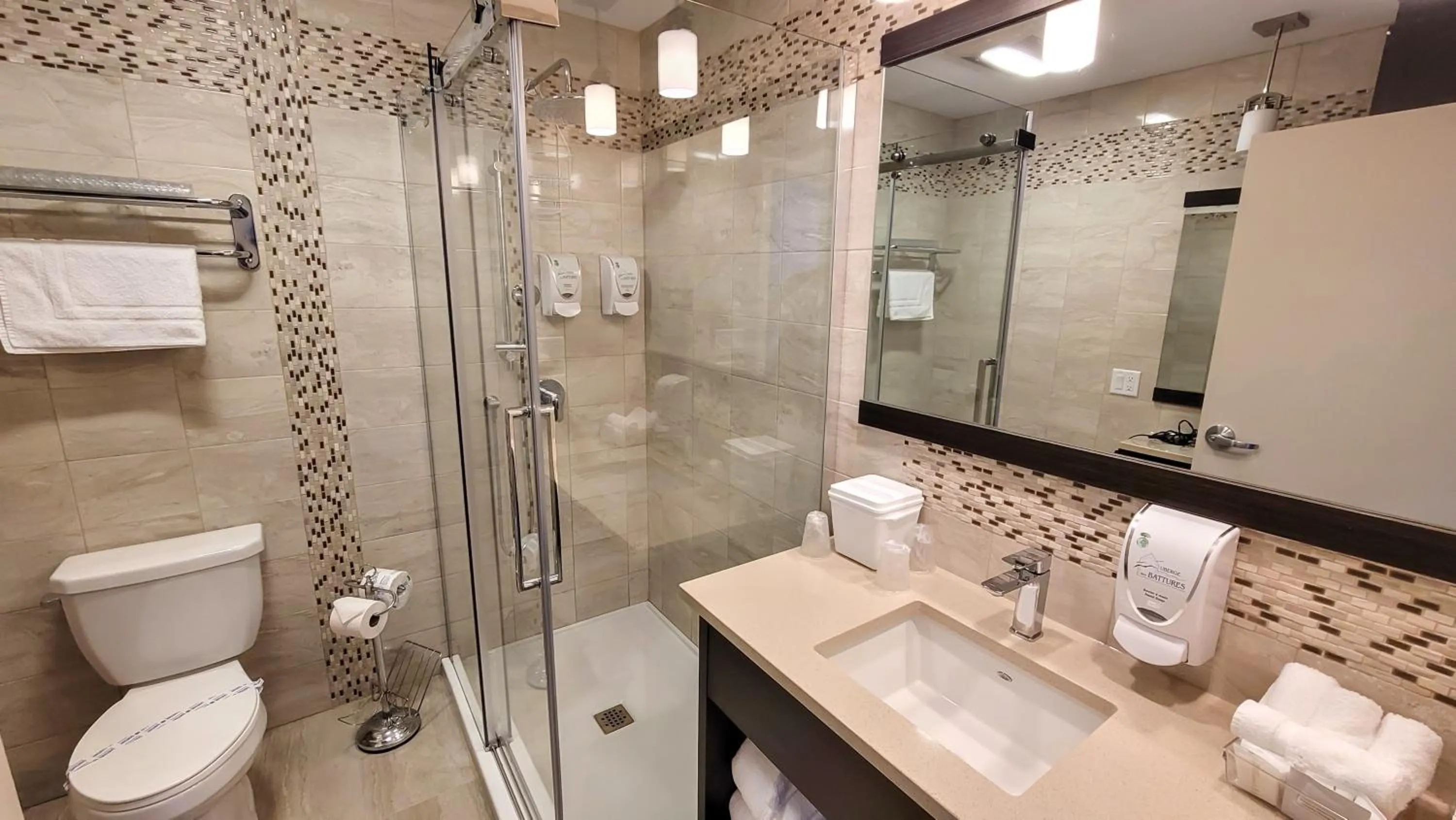 Shower in BATTURES Hotel Fjord Saguenay