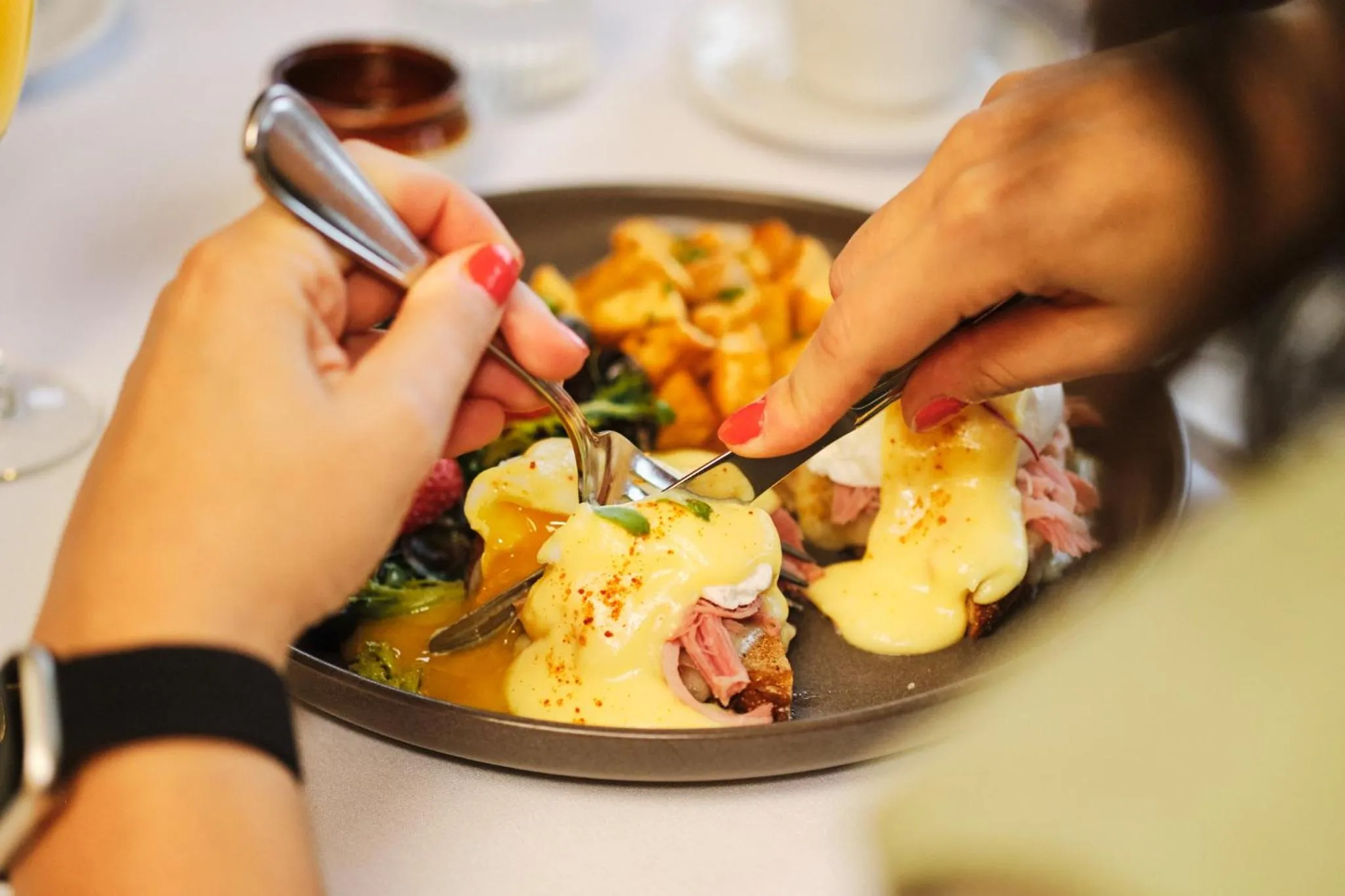 Restaurant/places to eat in BATTURES Hotel Fjord Saguenay