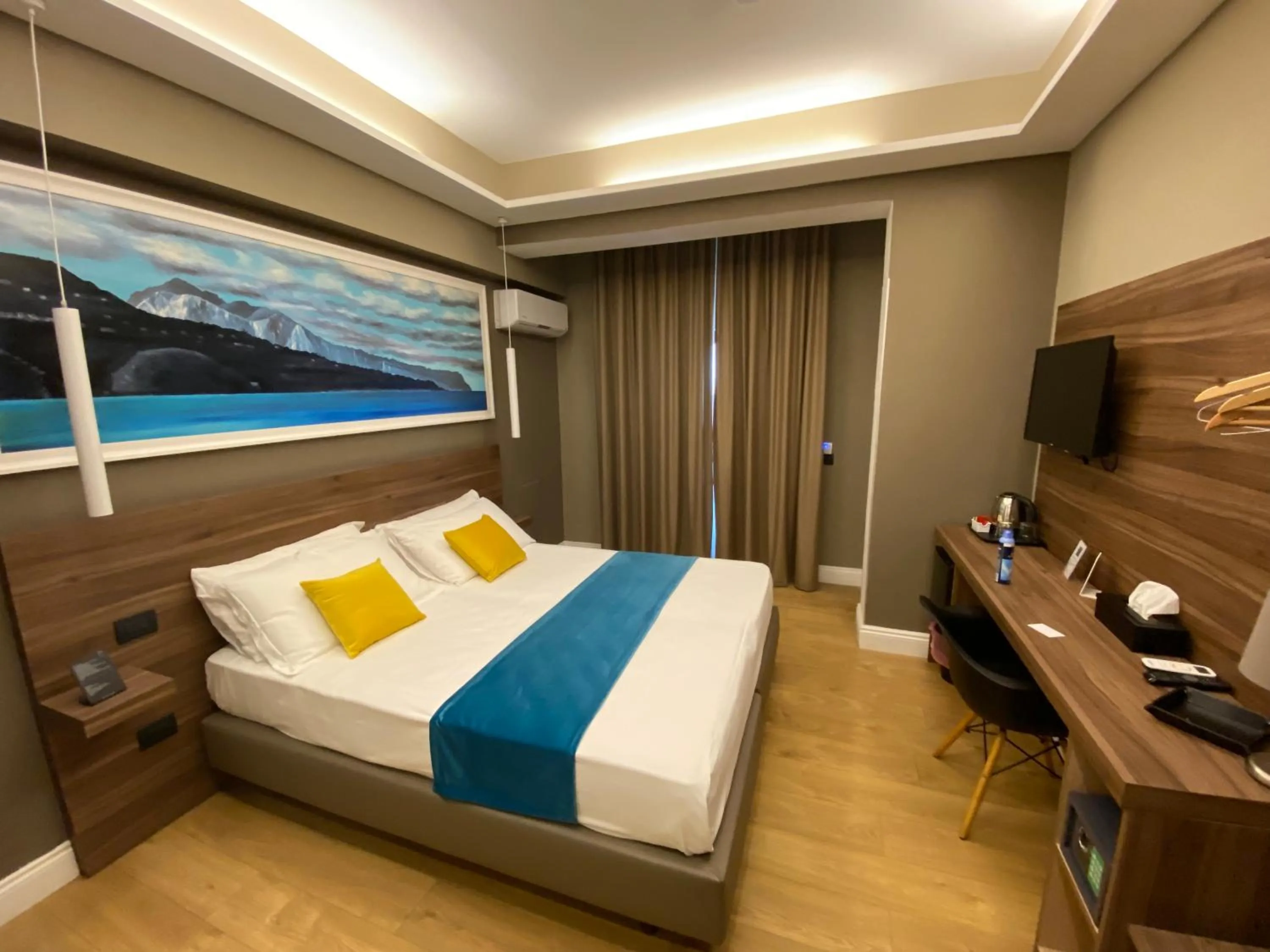 Bed in 7th Floor Suite