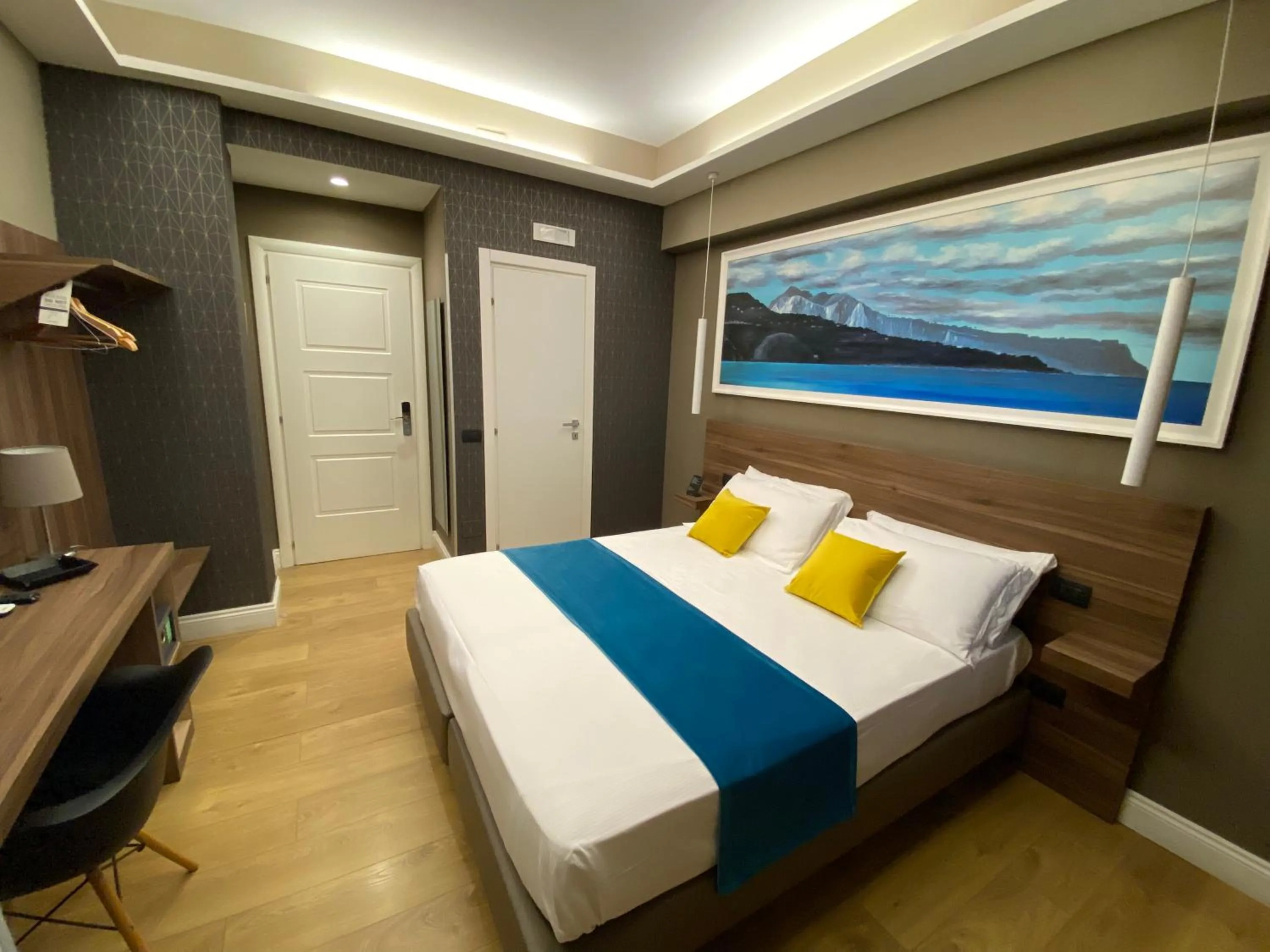 Bed in 7th Floor Suite