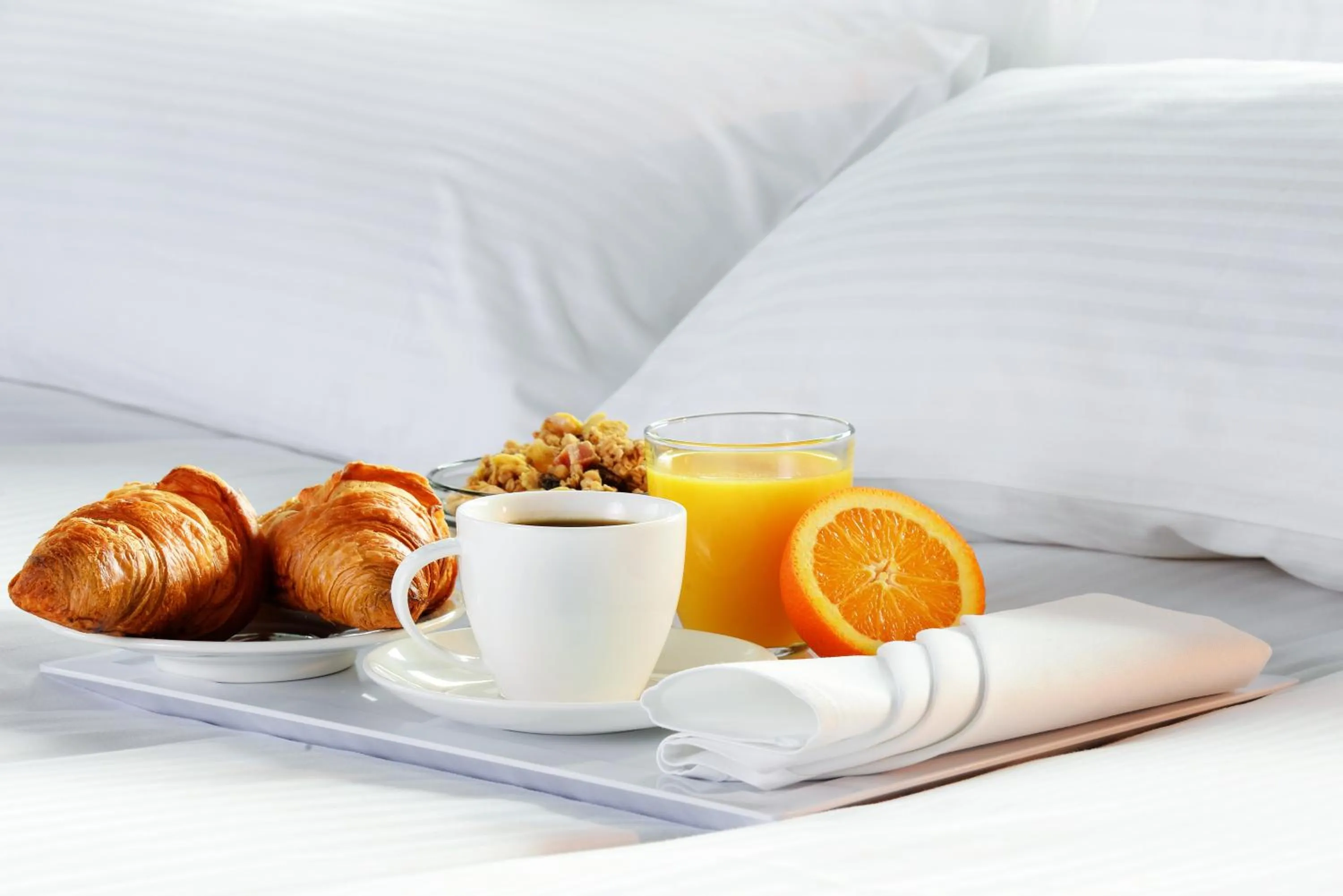 Breakfast, Bed in 7th Floor Suite