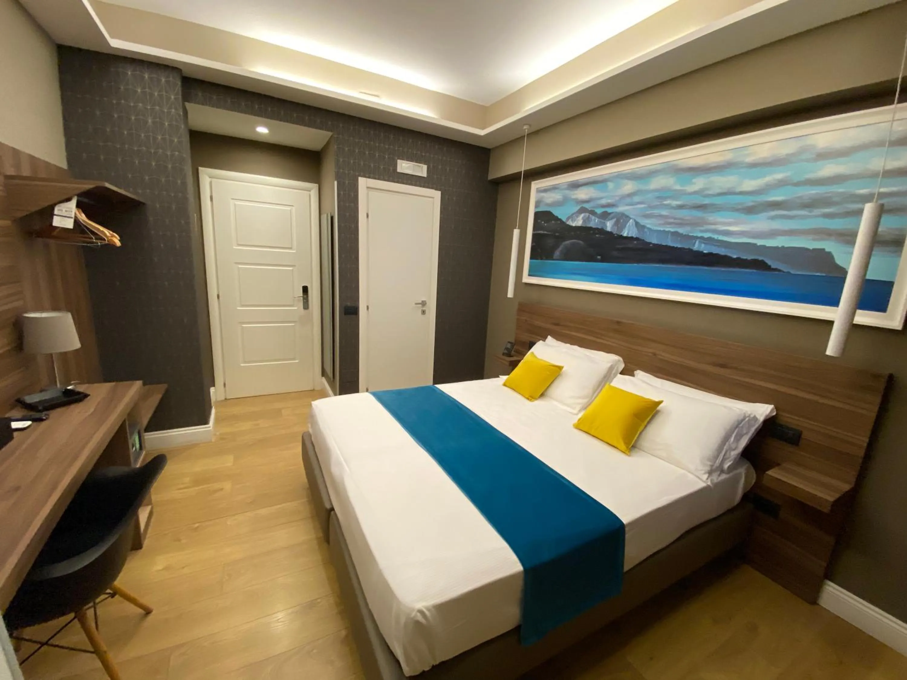 Bed in 7th Floor Suite