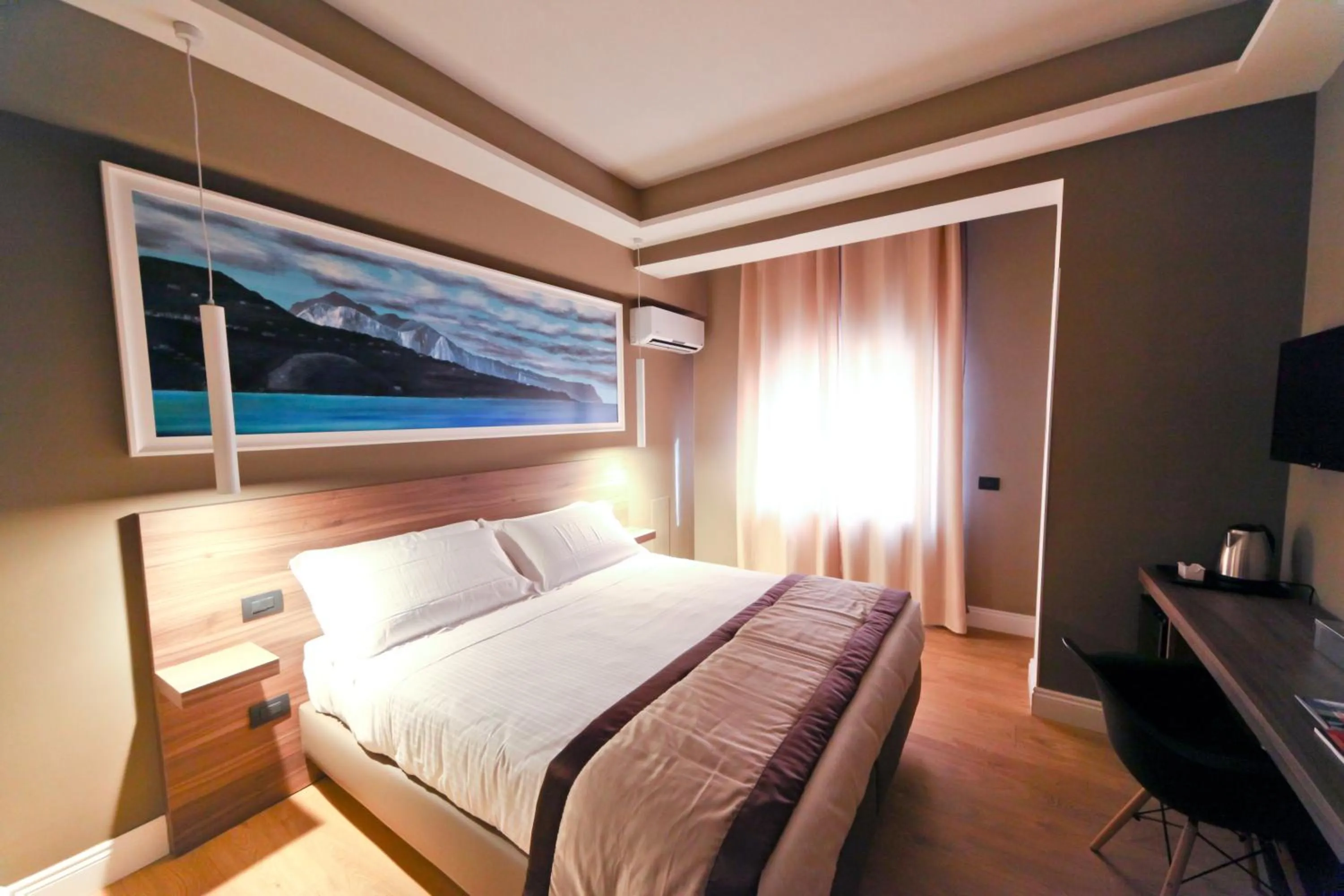 Bed in 7th Floor Suite