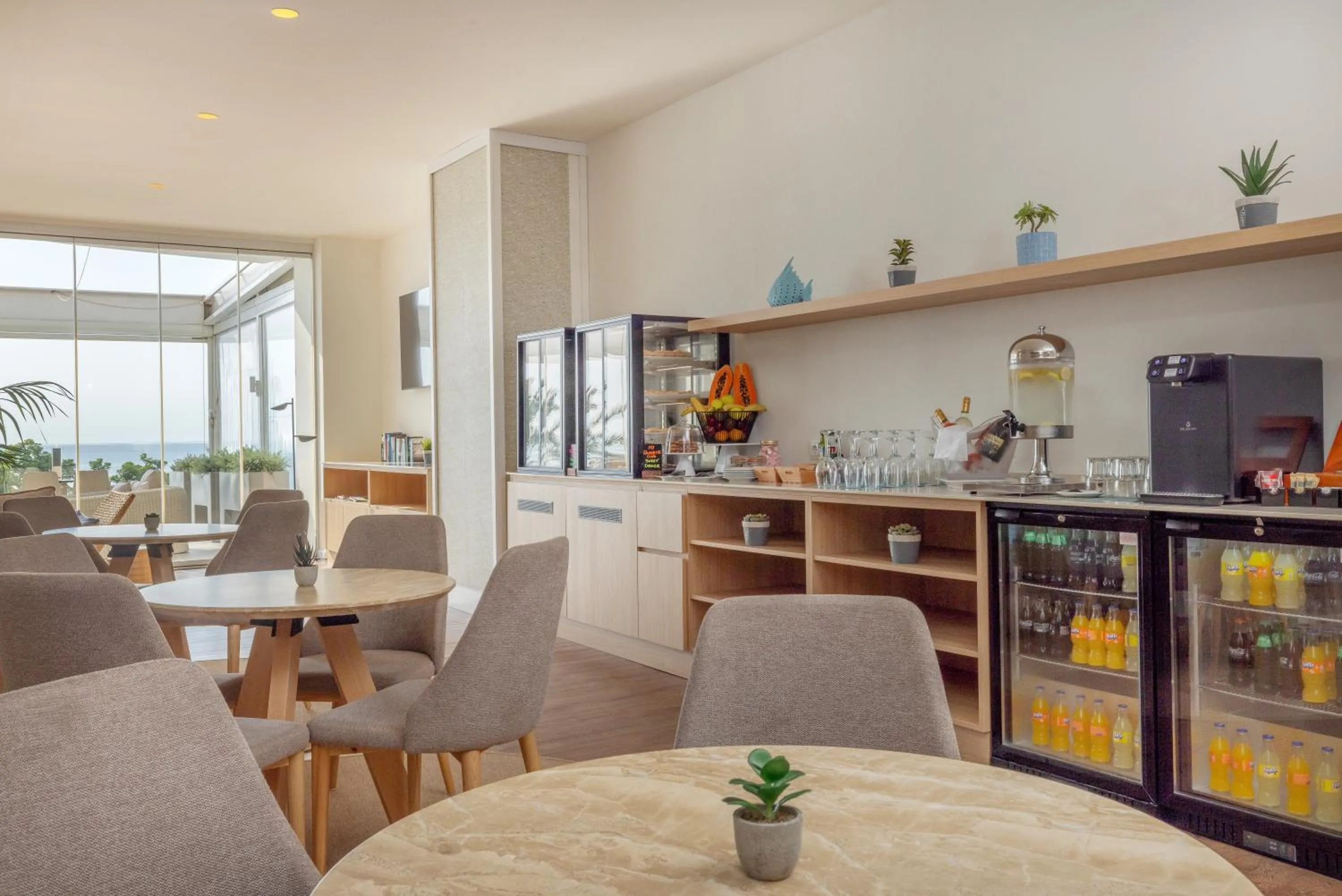 Lounge or bar in Alua Calas de Mallorca Resort