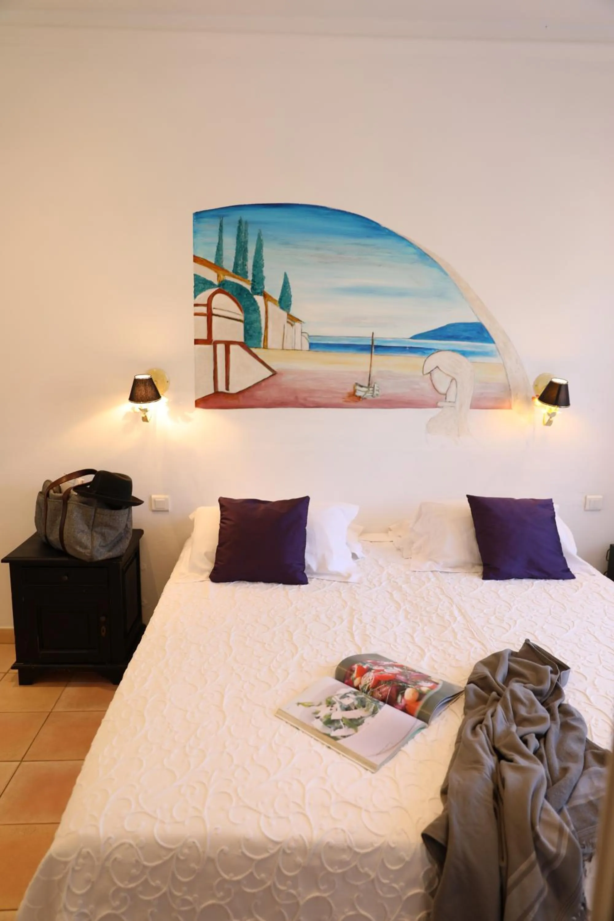 Bed in Hotel Les Flots Bleus