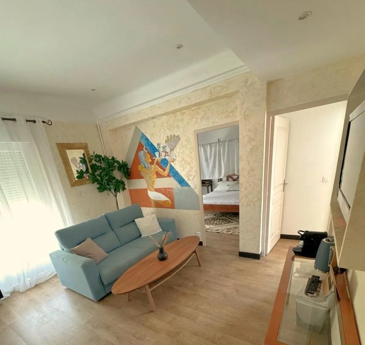 Bed in Hotel Les Flots Bleus