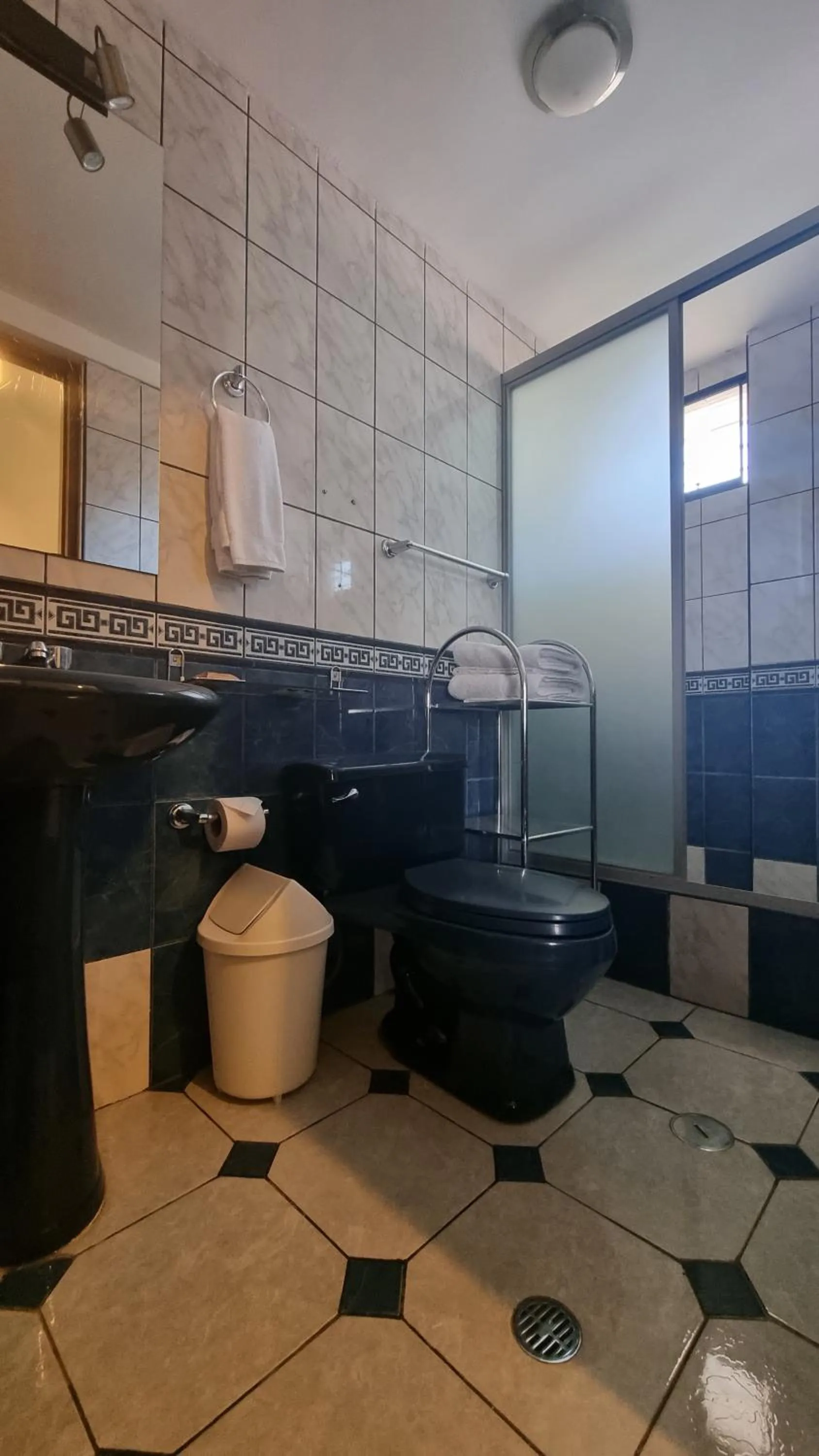 Bathroom in Ccapac Inka Ollanta Casa Museo