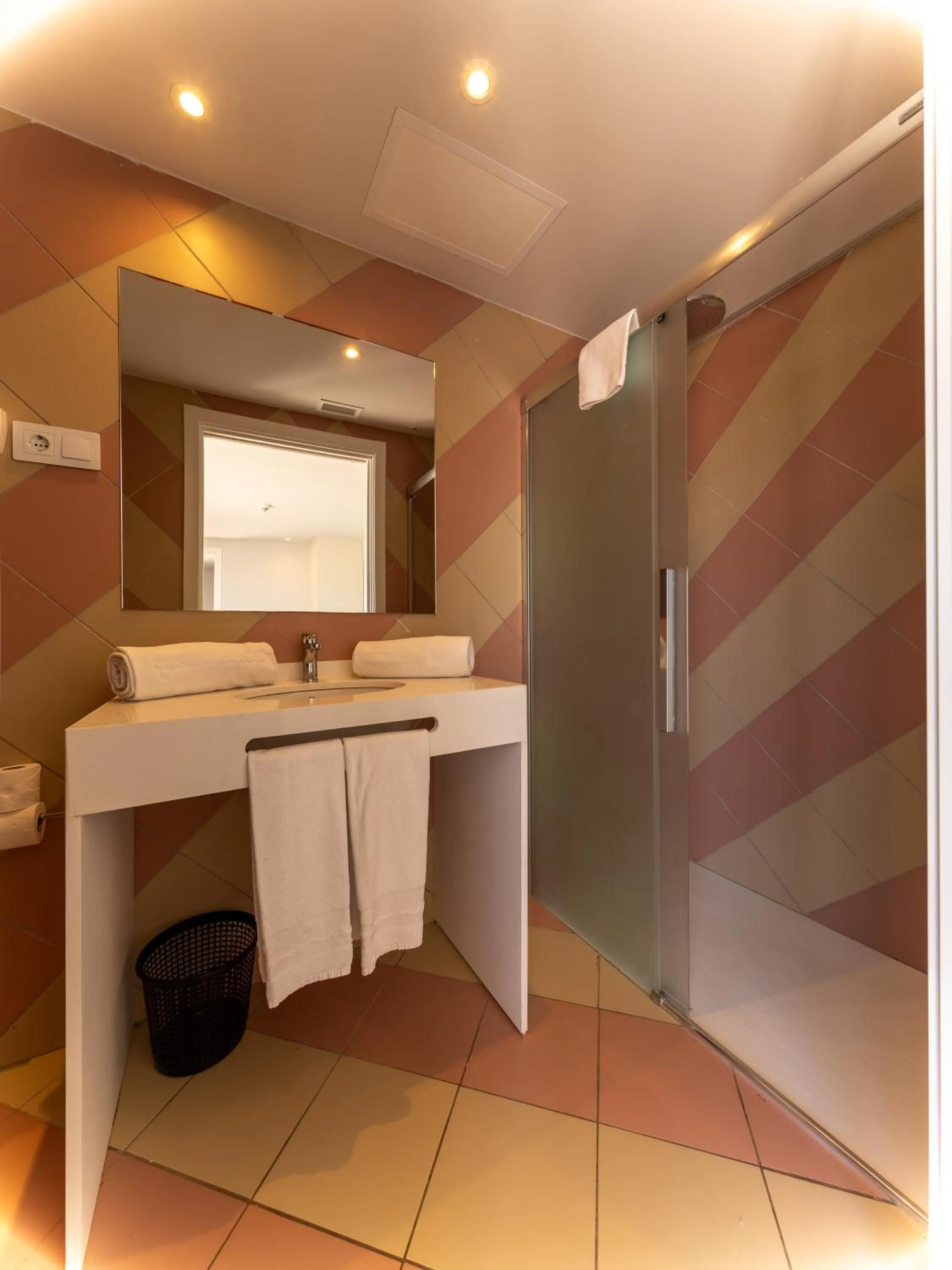 Bathroom in Apartamentos Sunway Atlanta