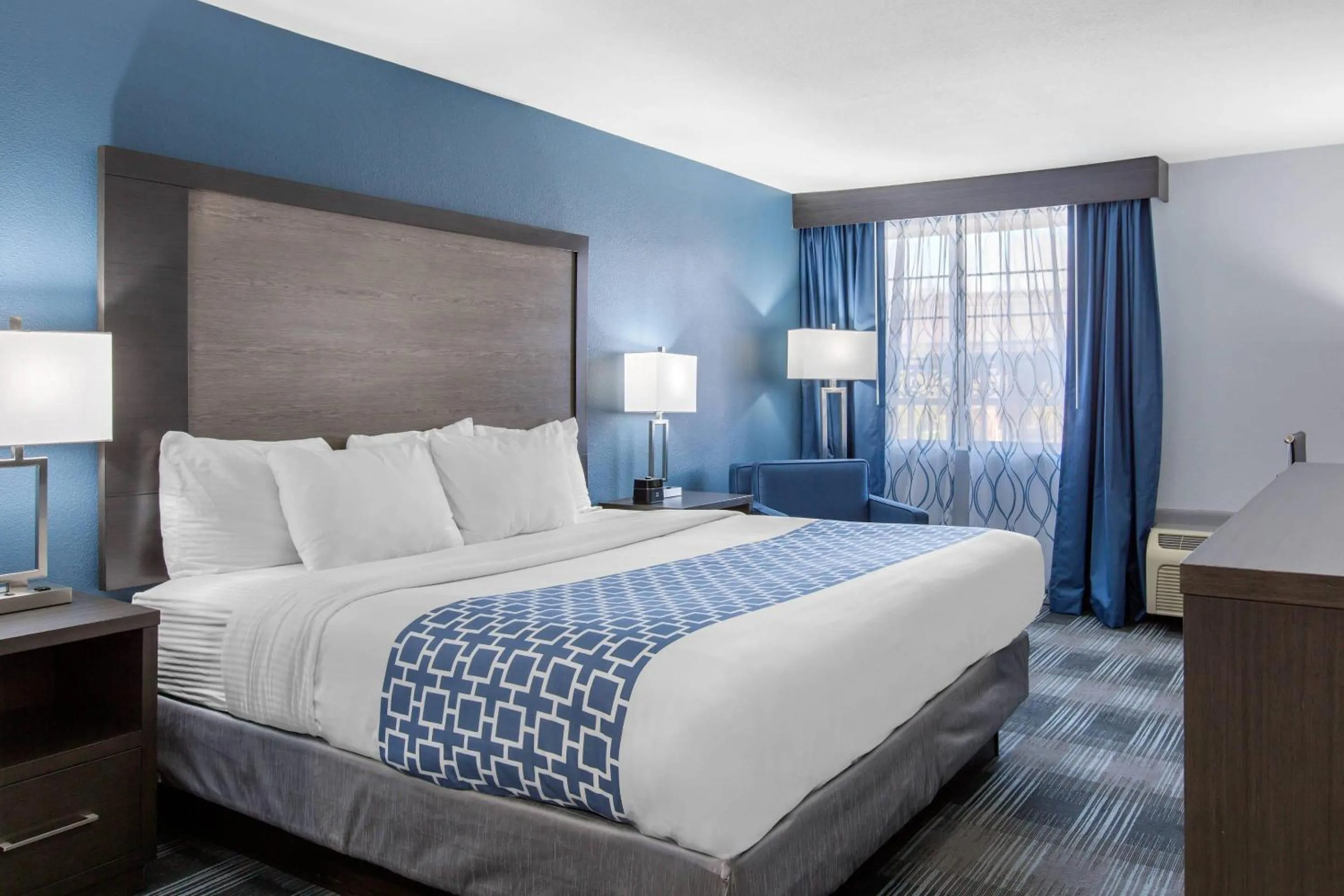 Bedroom, Bed in Cielo Hotel Bishop-Mammoth, an Ascend Collection Hotel