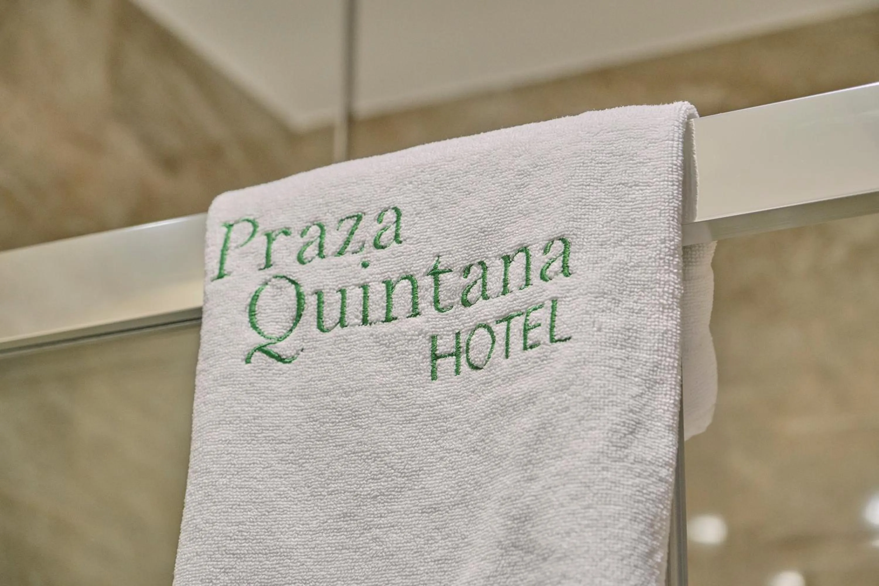 Logo/Certificate/Sign in Hotel Praza Quintana