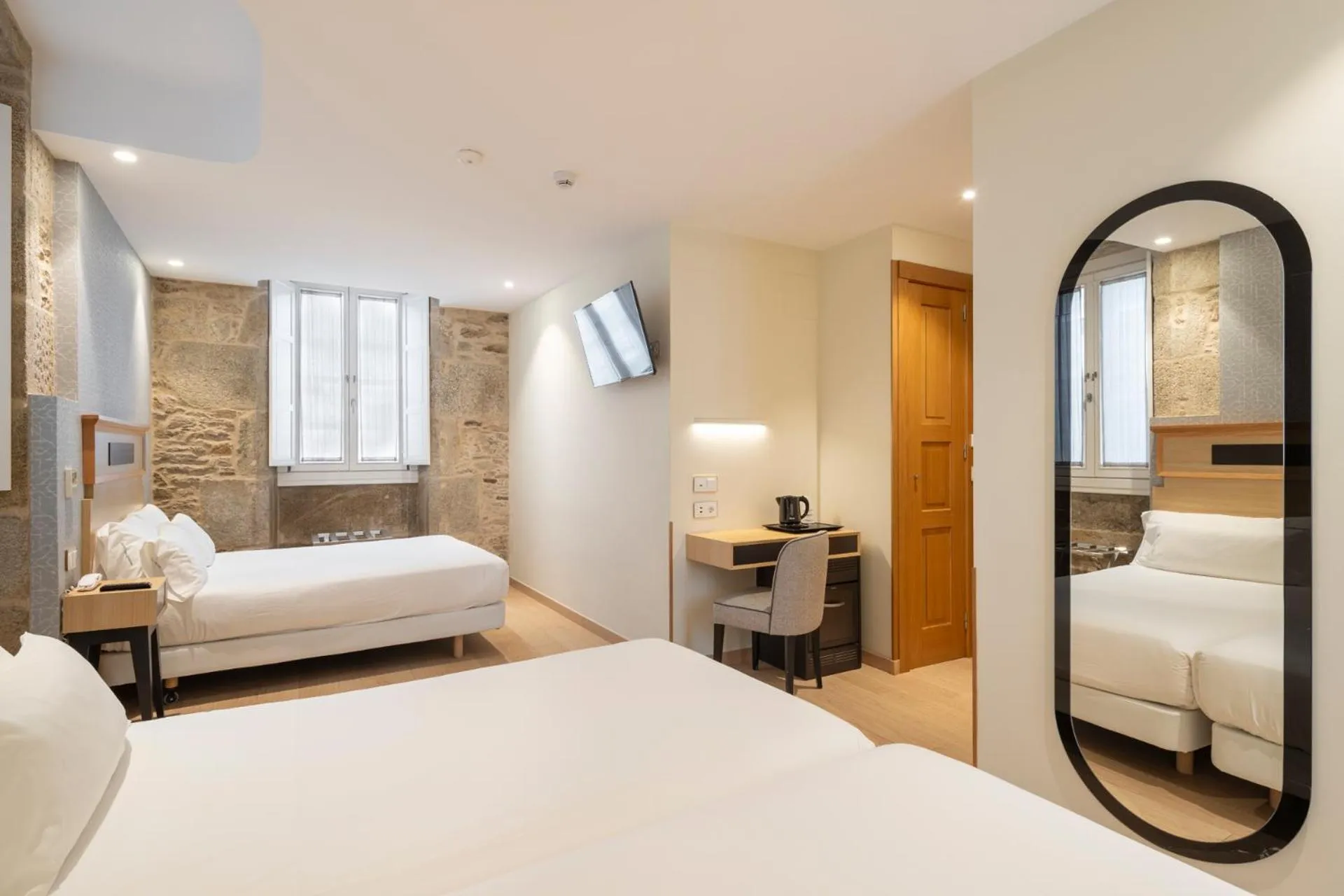 Bedroom, Bed in Hotel Praza Quintana