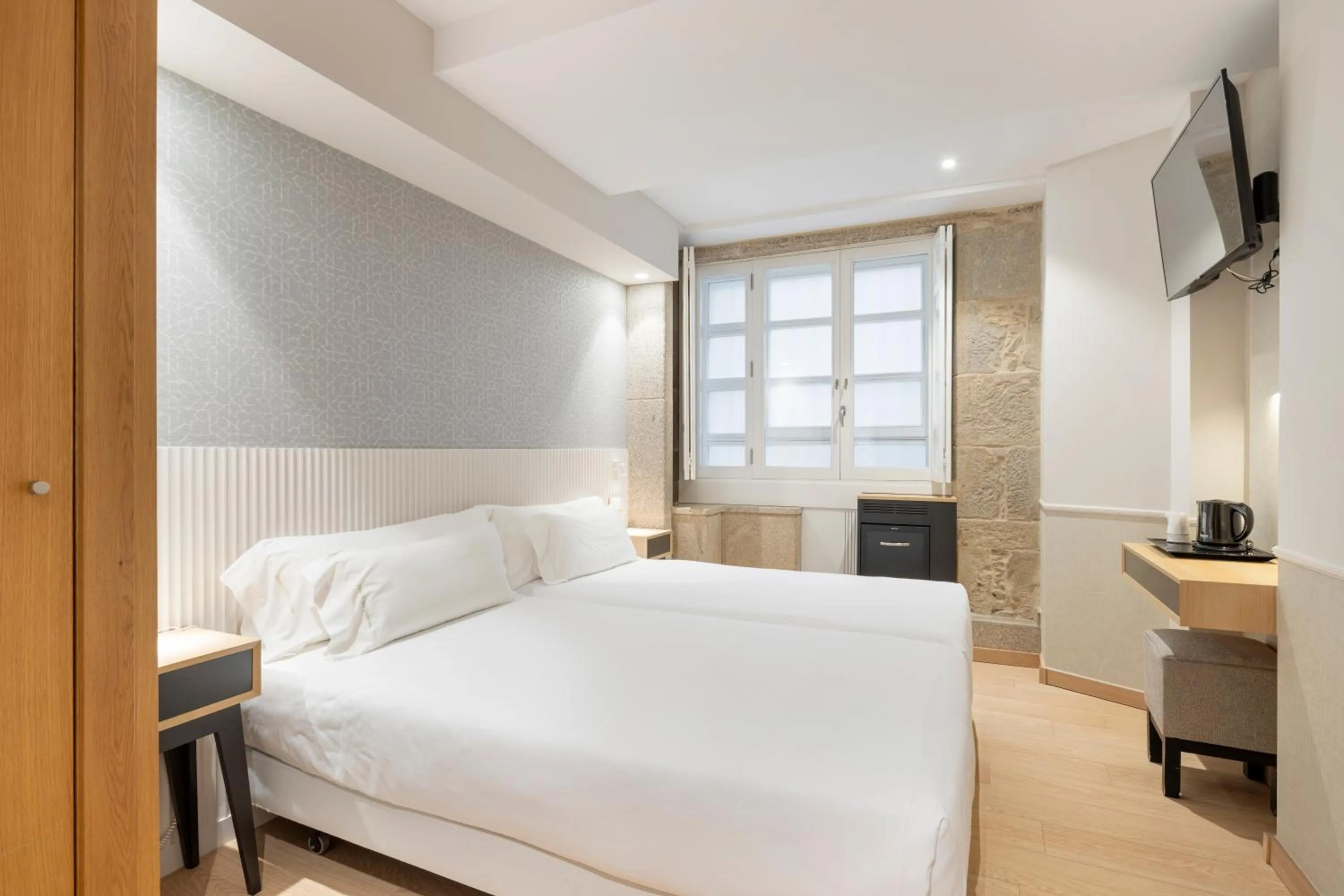 Bedroom, Bed in Hotel Praza Quintana