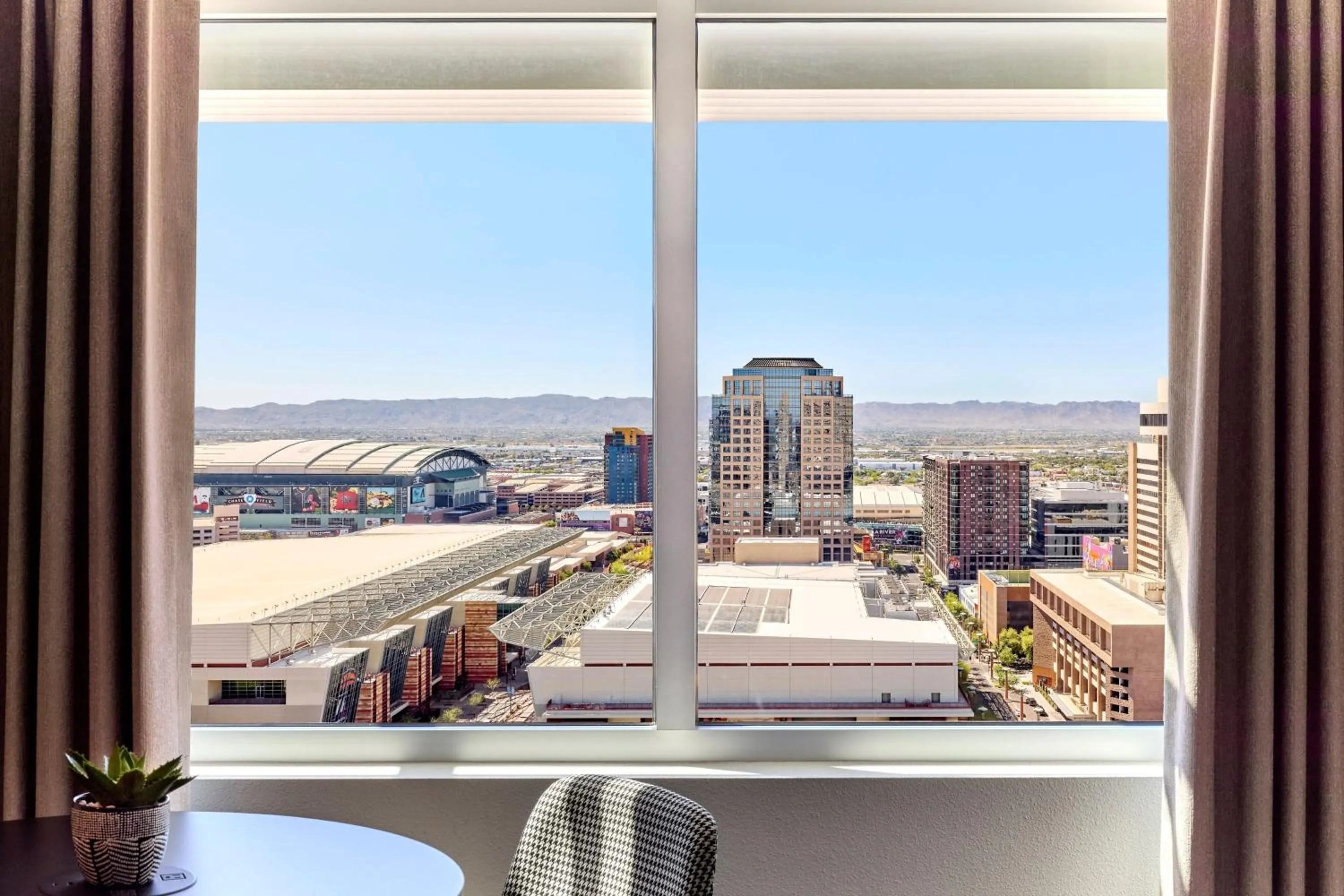 Photo of the whole room in Sheraton Phoenix Downtown