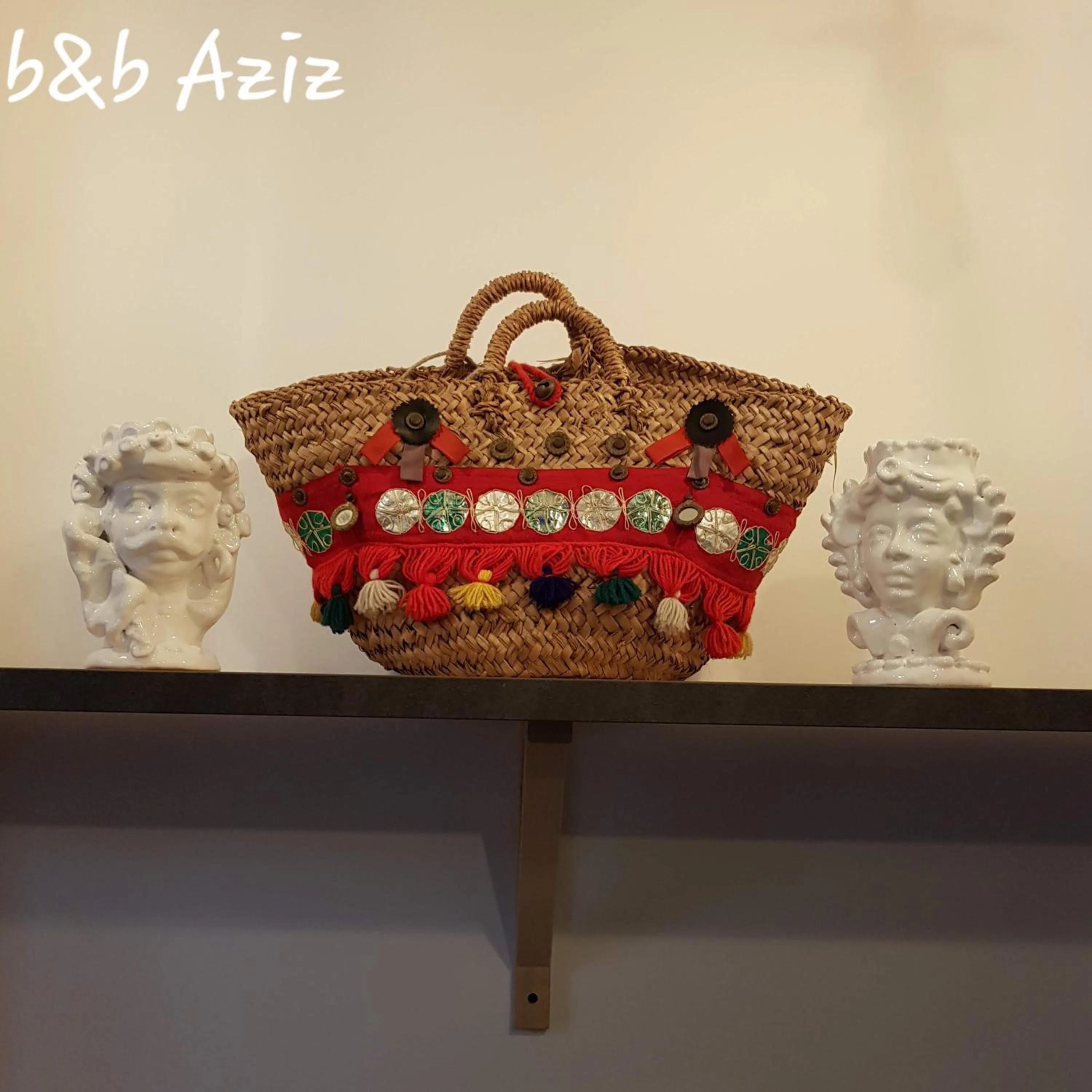 Decorative detail in Aziz b&b