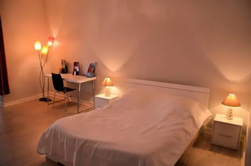 Double Room with Private Bathroom in Le Lion d'Or Double Room with Private Bathroom in Le Lion d'Or