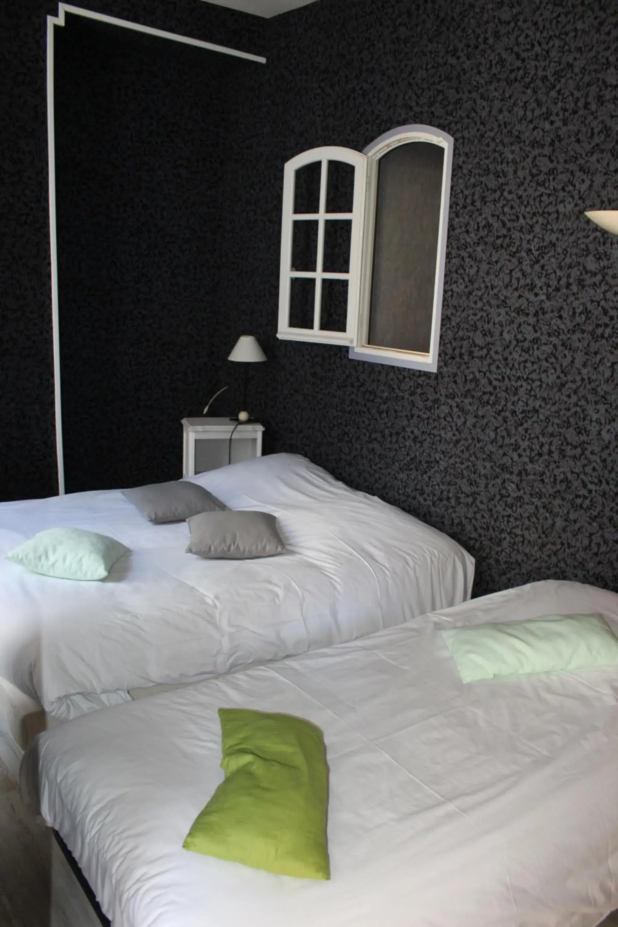 Family Room with Private Bathroom in Le Lion d'Or Family Room with Private Bathroom in Le Lion d'Or