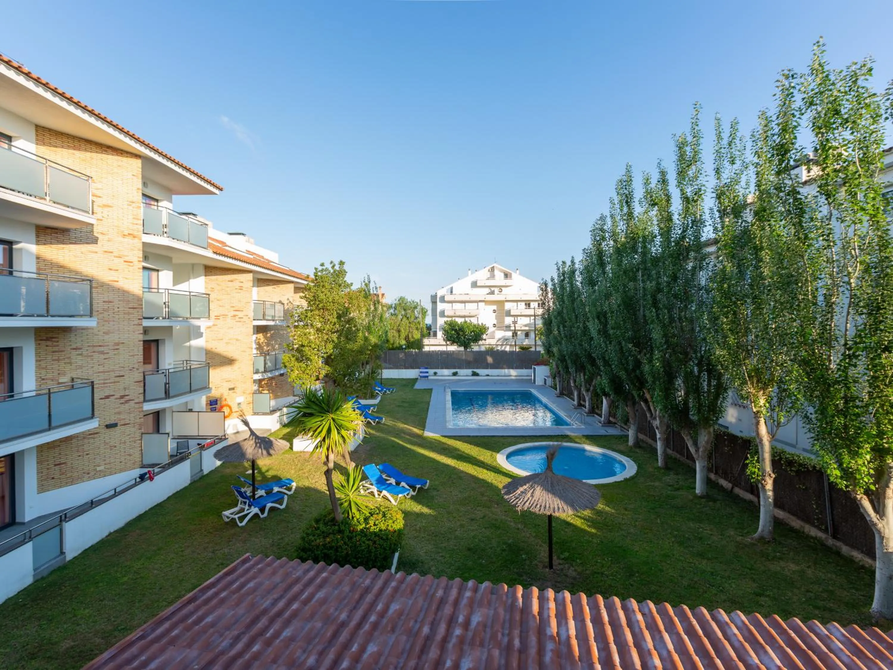 Pool view in Apartamentos Sunway Apollo