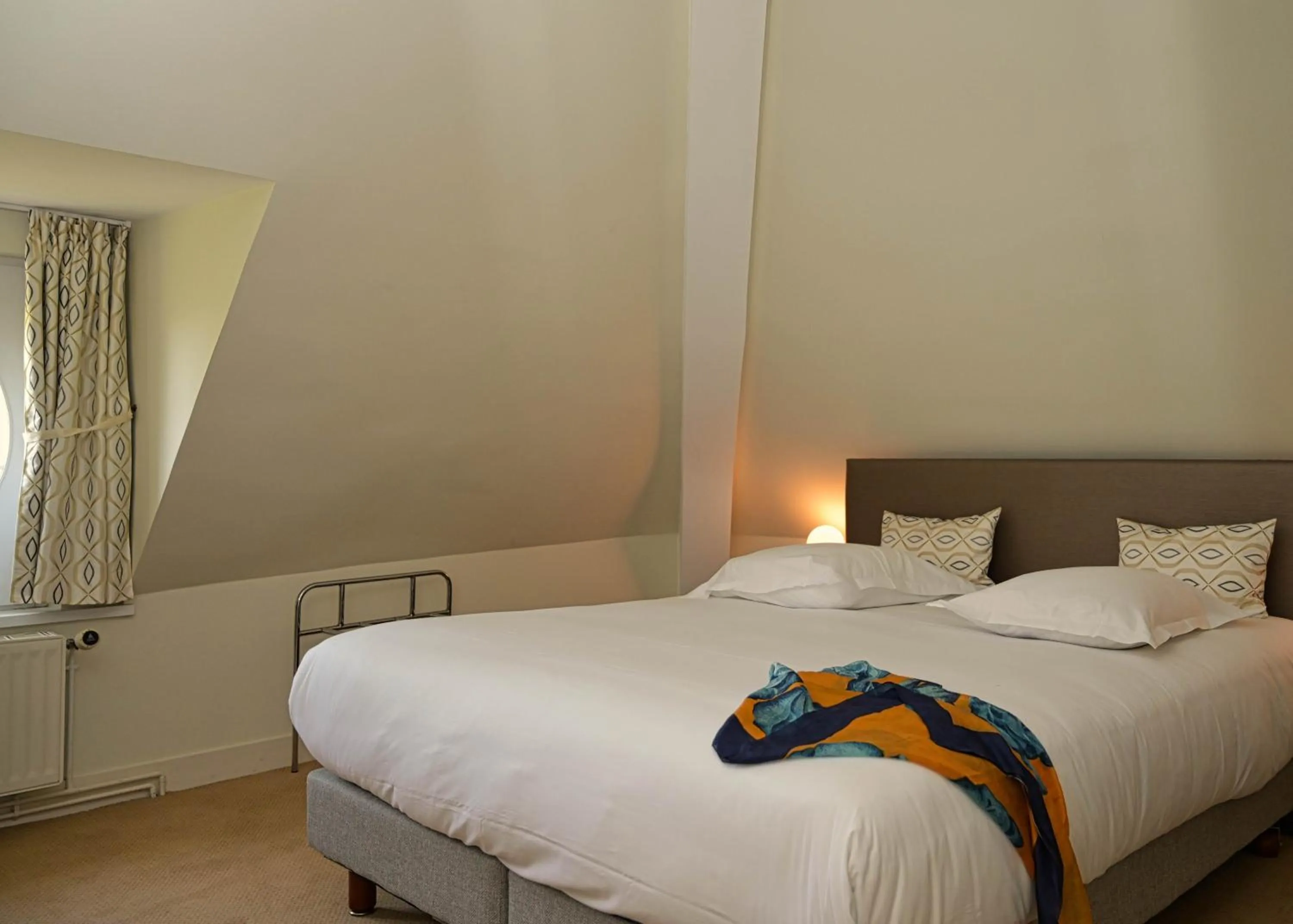 Photo of the whole room, Bed in Chateau de la Rozelle