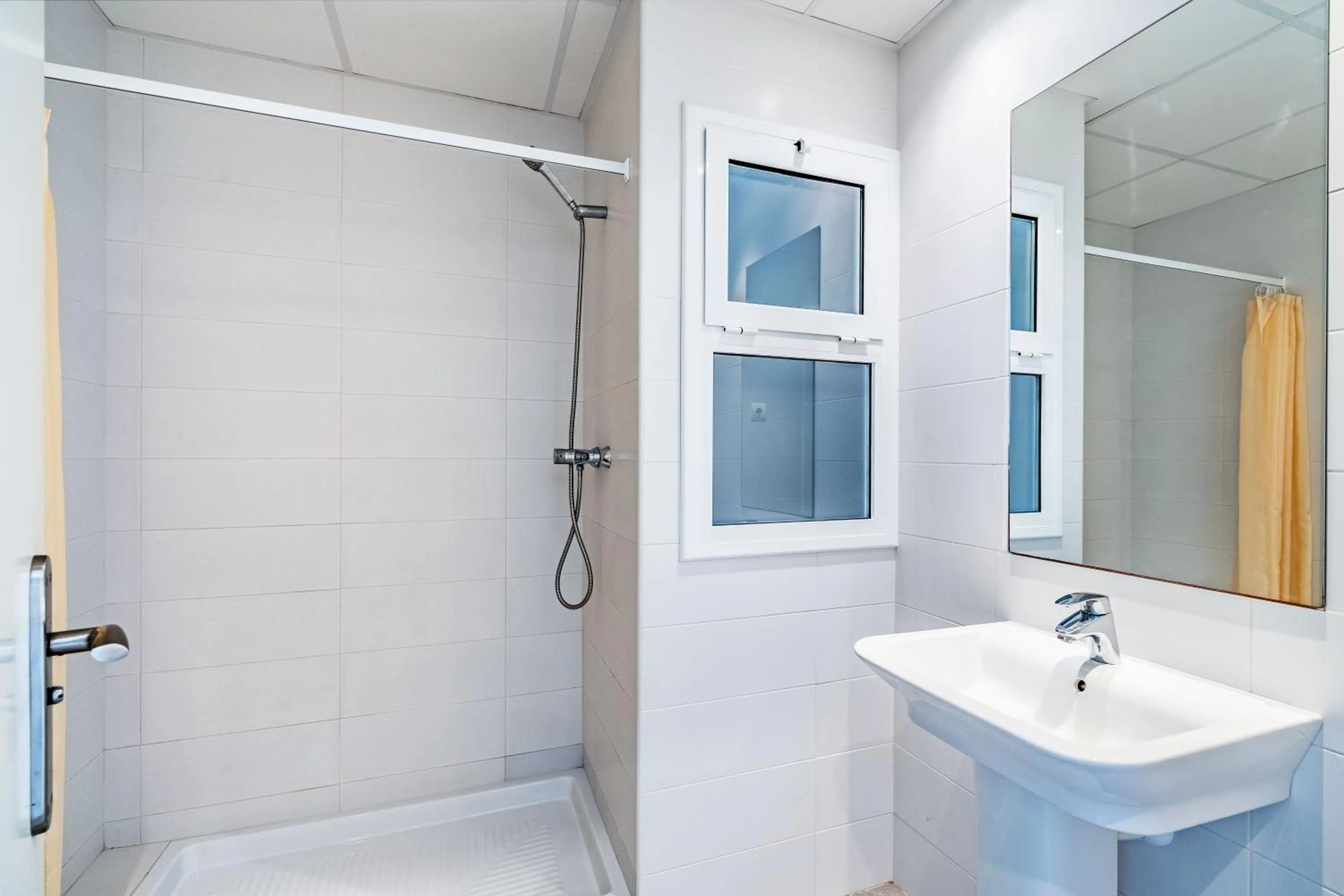 Shower in Apartamentos Sunway San Jorge