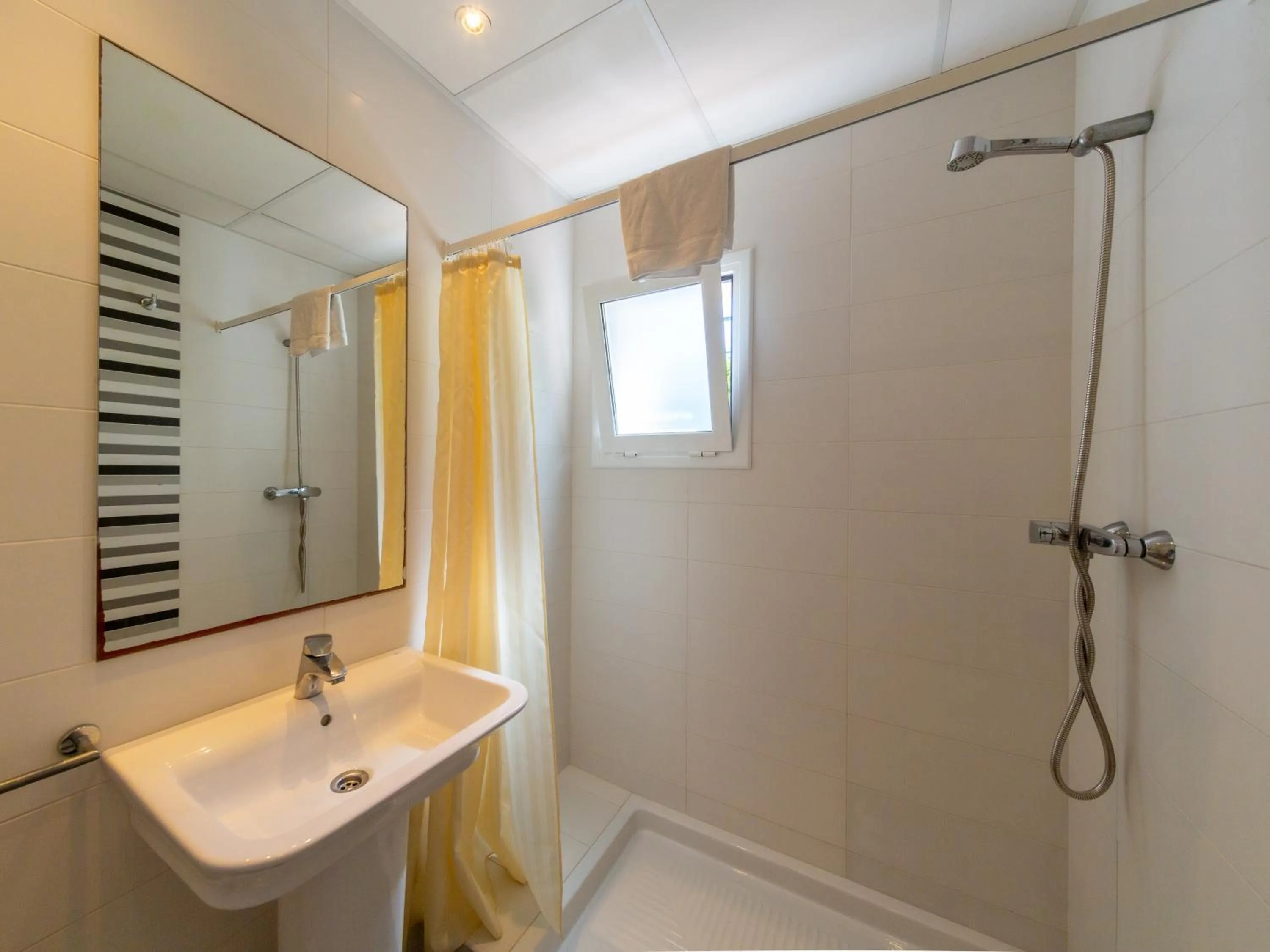 Bathroom in Apartamentos Sunway San Jorge