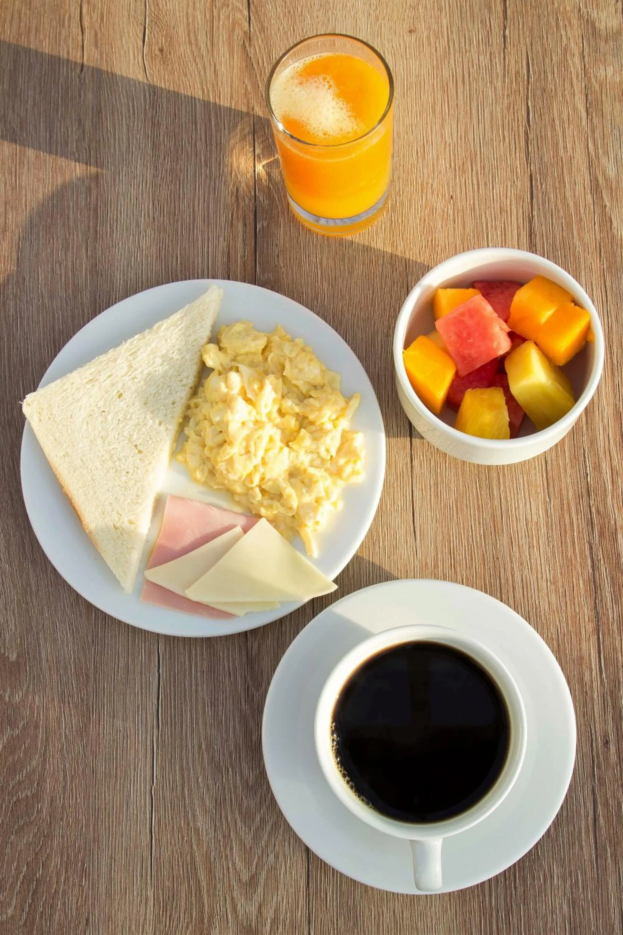 Buffet breakfast in Tierra Viva Miraflores Mendiburu